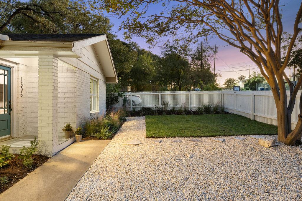   1505 Summit St | Updated Elmhurst Ranch Minutes from Downtown Austin
