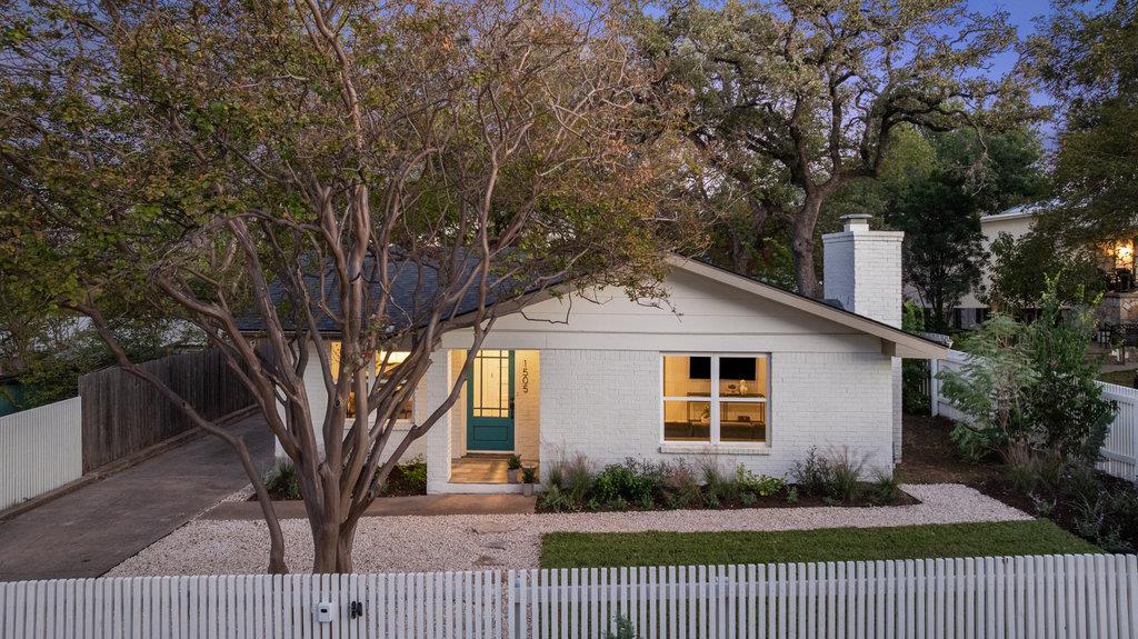   1505 Summit St | Updated Elmhurst Ranch Minutes from Downtown Austin