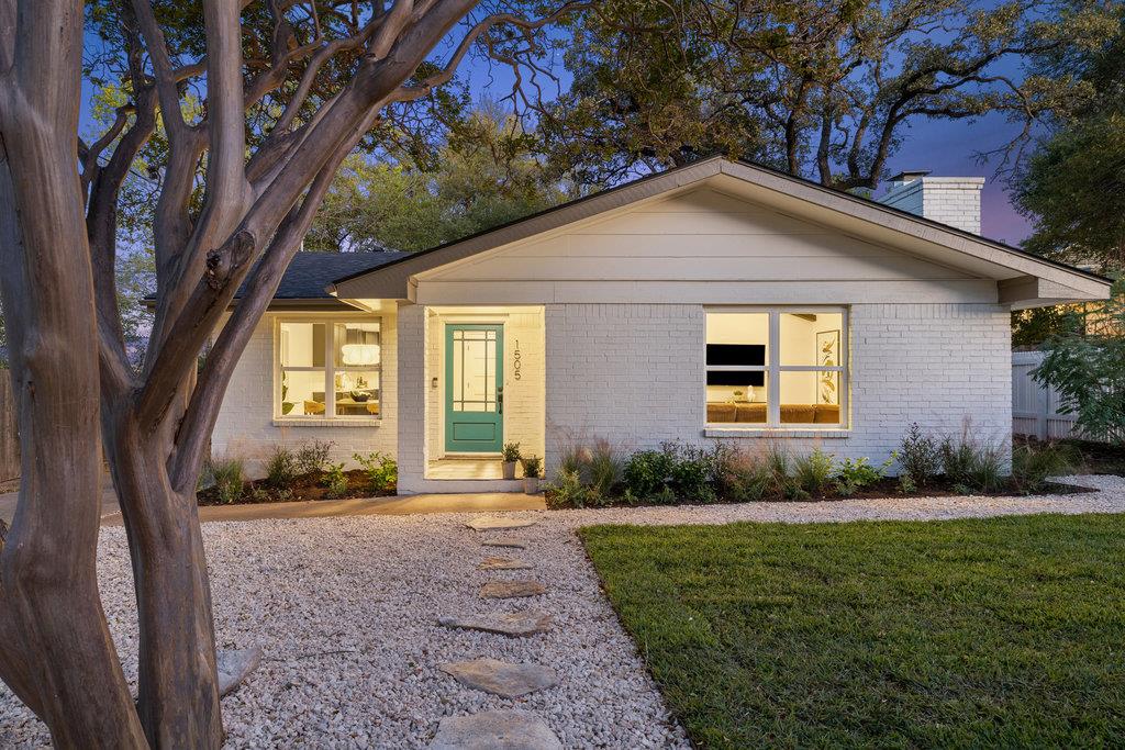   1505 Summit St | Updated Elmhurst Ranch Minutes from Downtown Austin