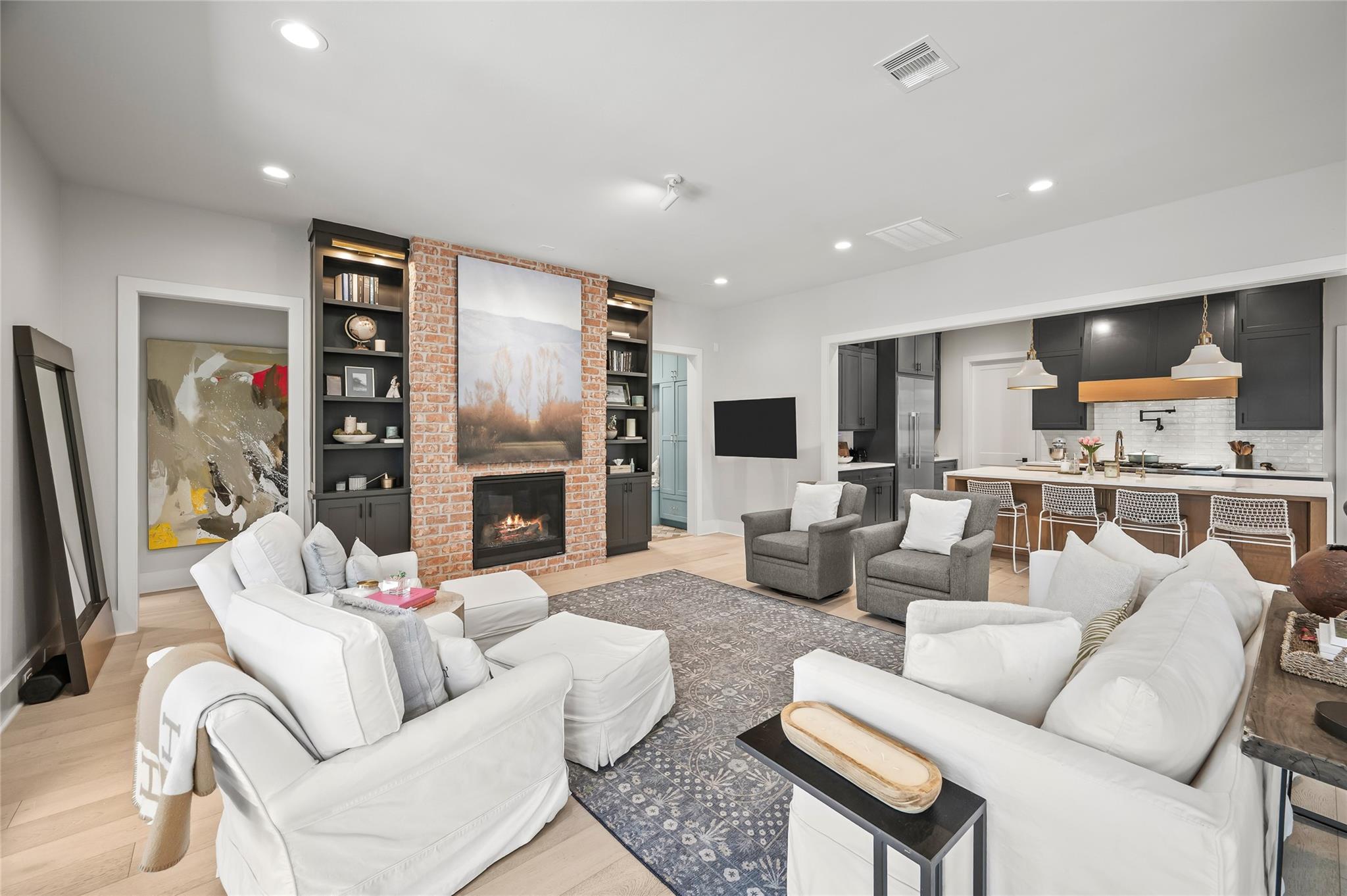2007 Gardenia Drive