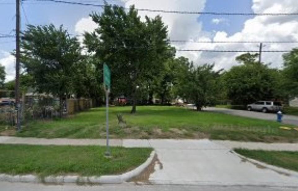 1327 & 1329 North Loop