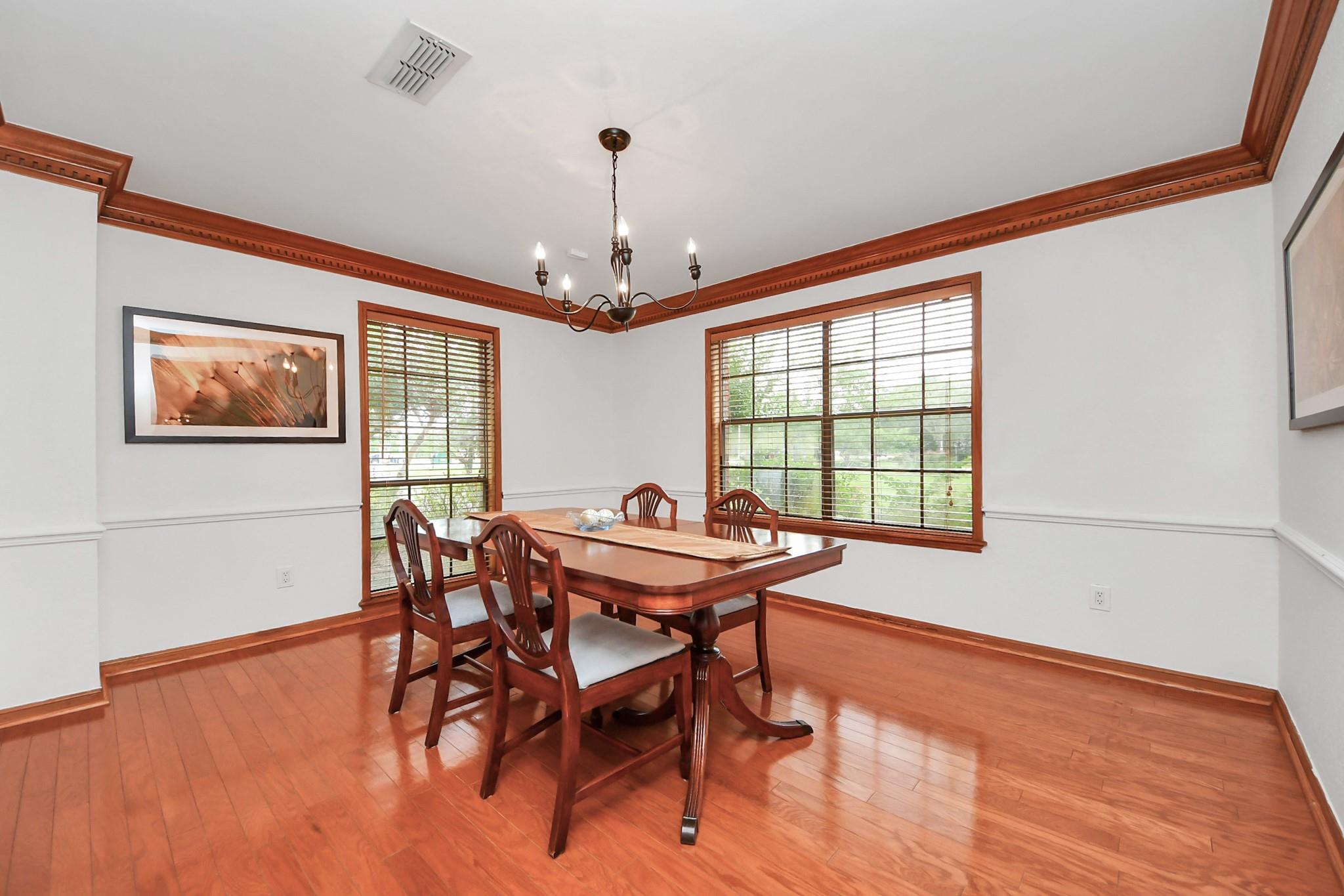 1207 W Edgewood Drive