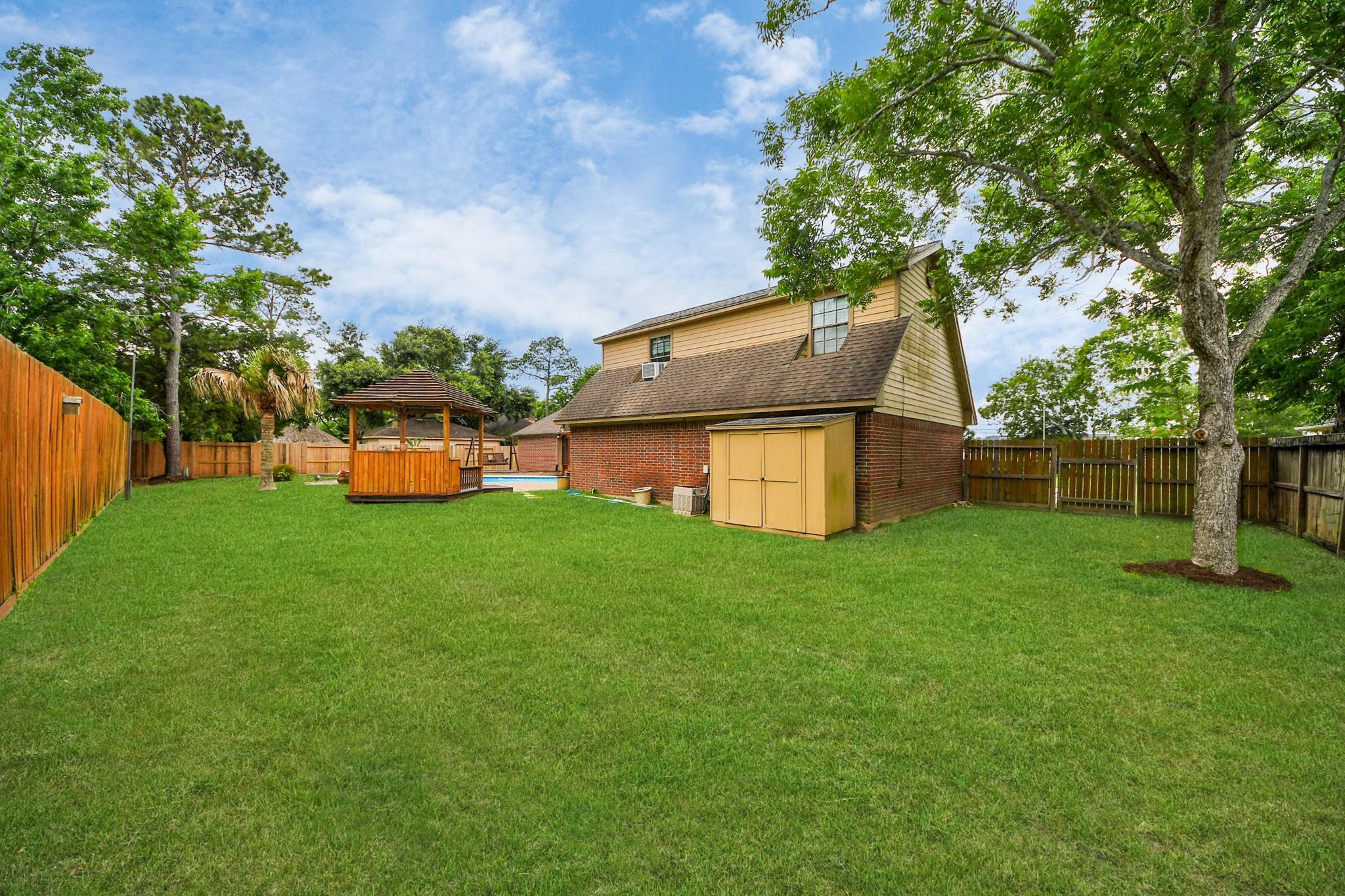 1207 W Edgewood Drive