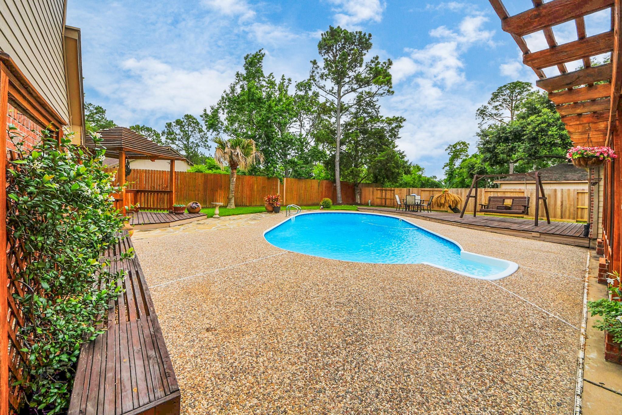 1207 W Edgewood Drive