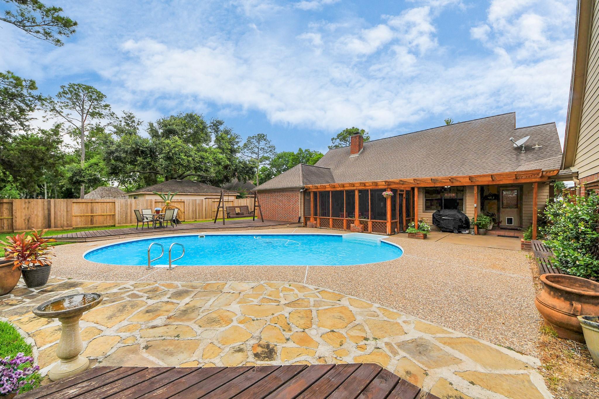 1207 W Edgewood Drive