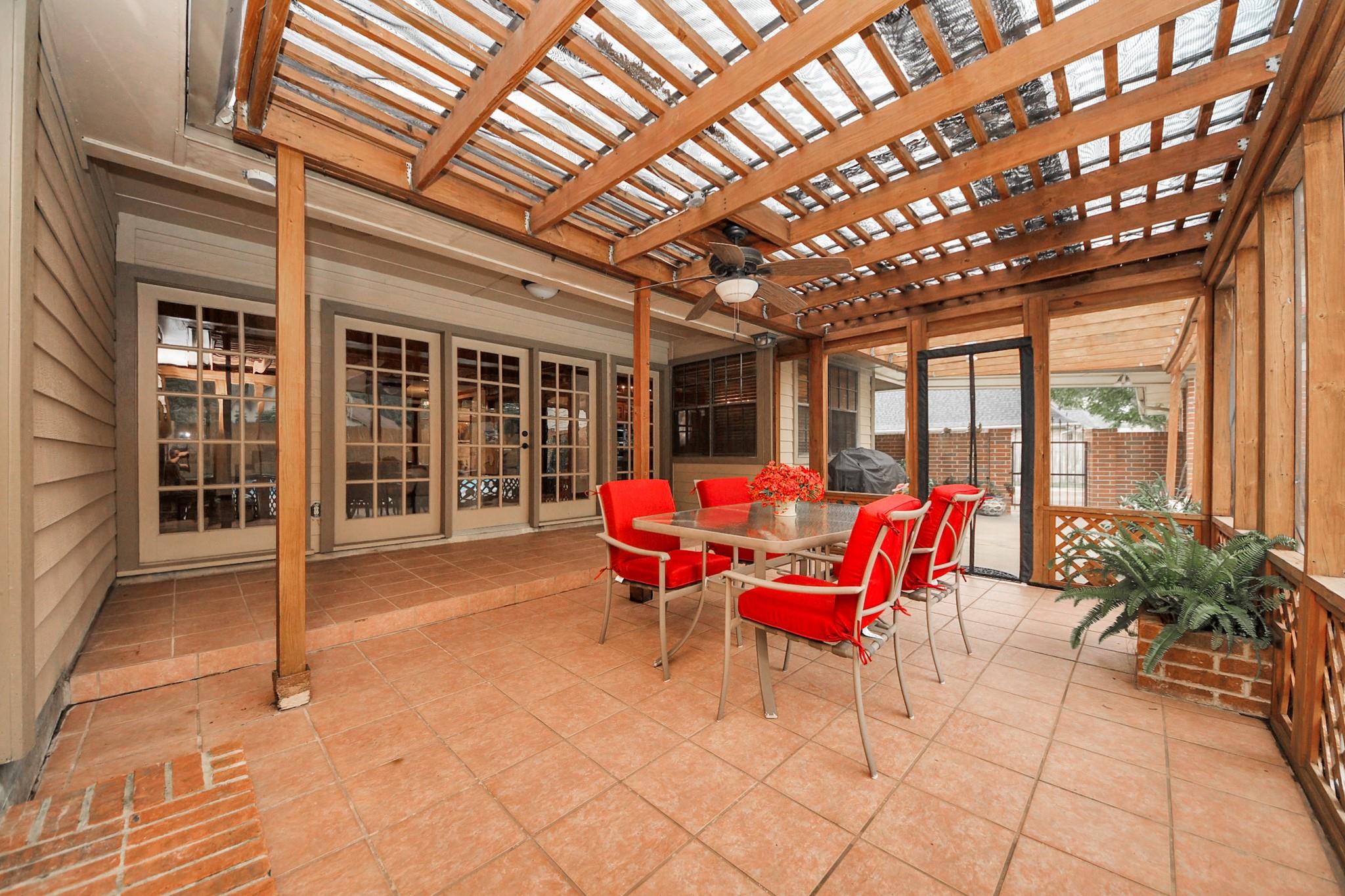 1207 W Edgewood Drive