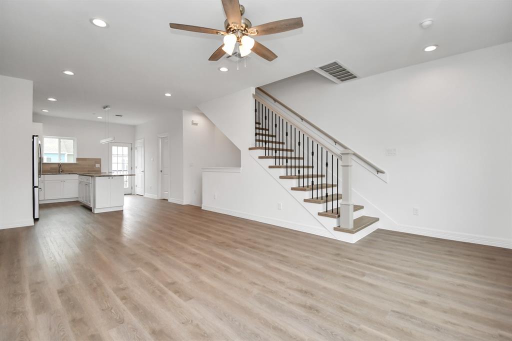 5262 Ella Boulevard # 300