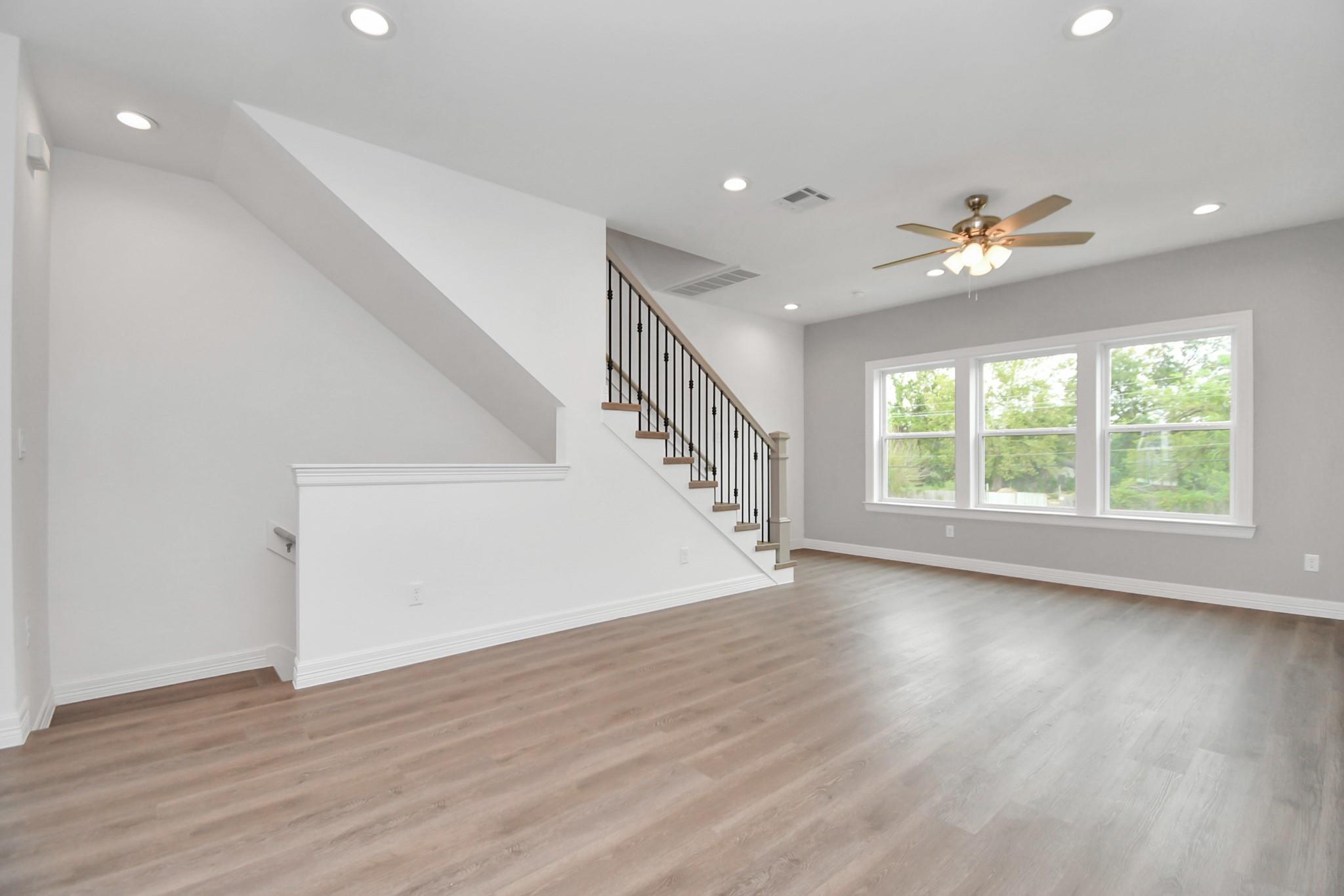 5262 Ella Boulevard # 300