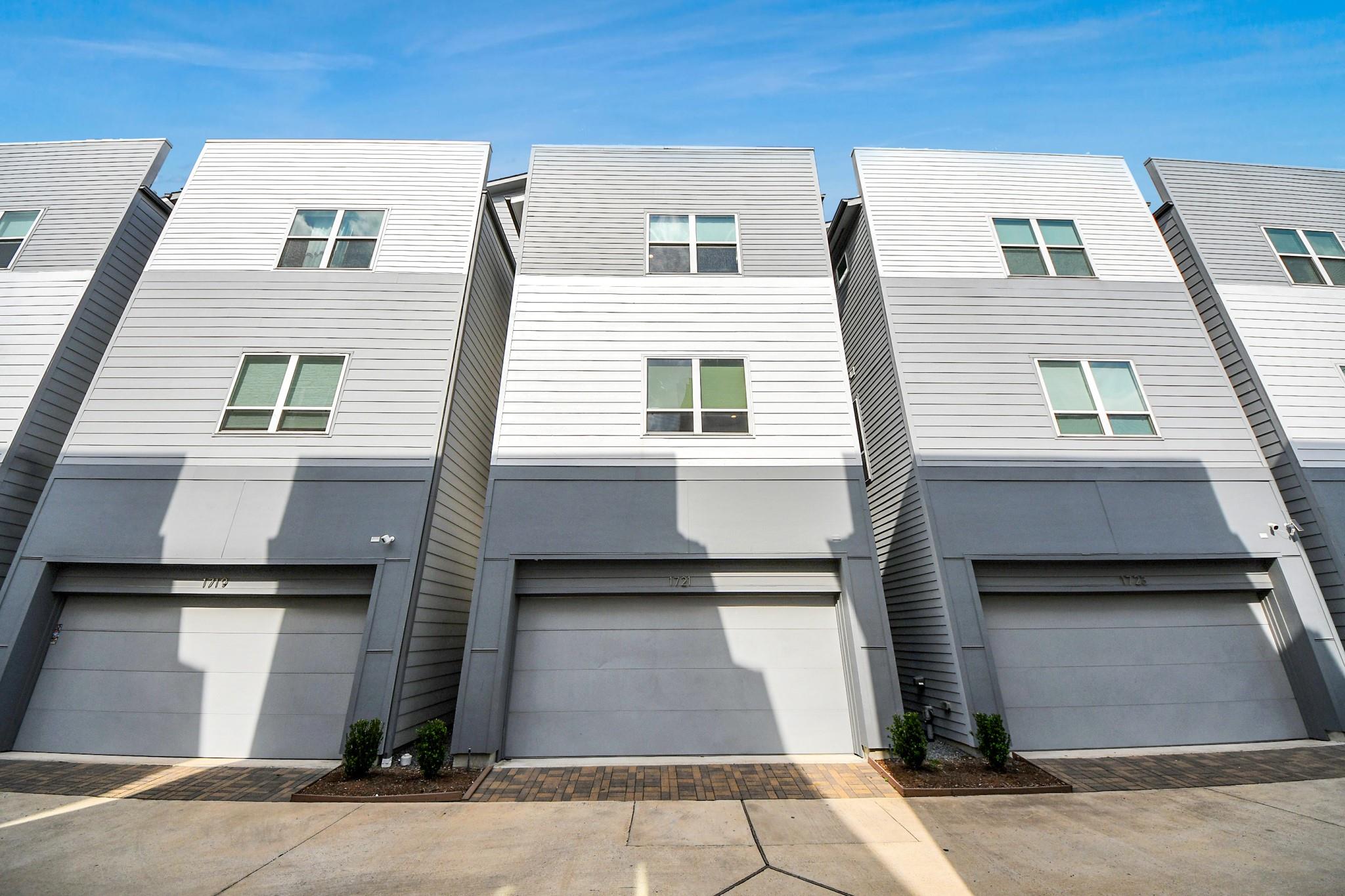 1721 Eado Point Lane