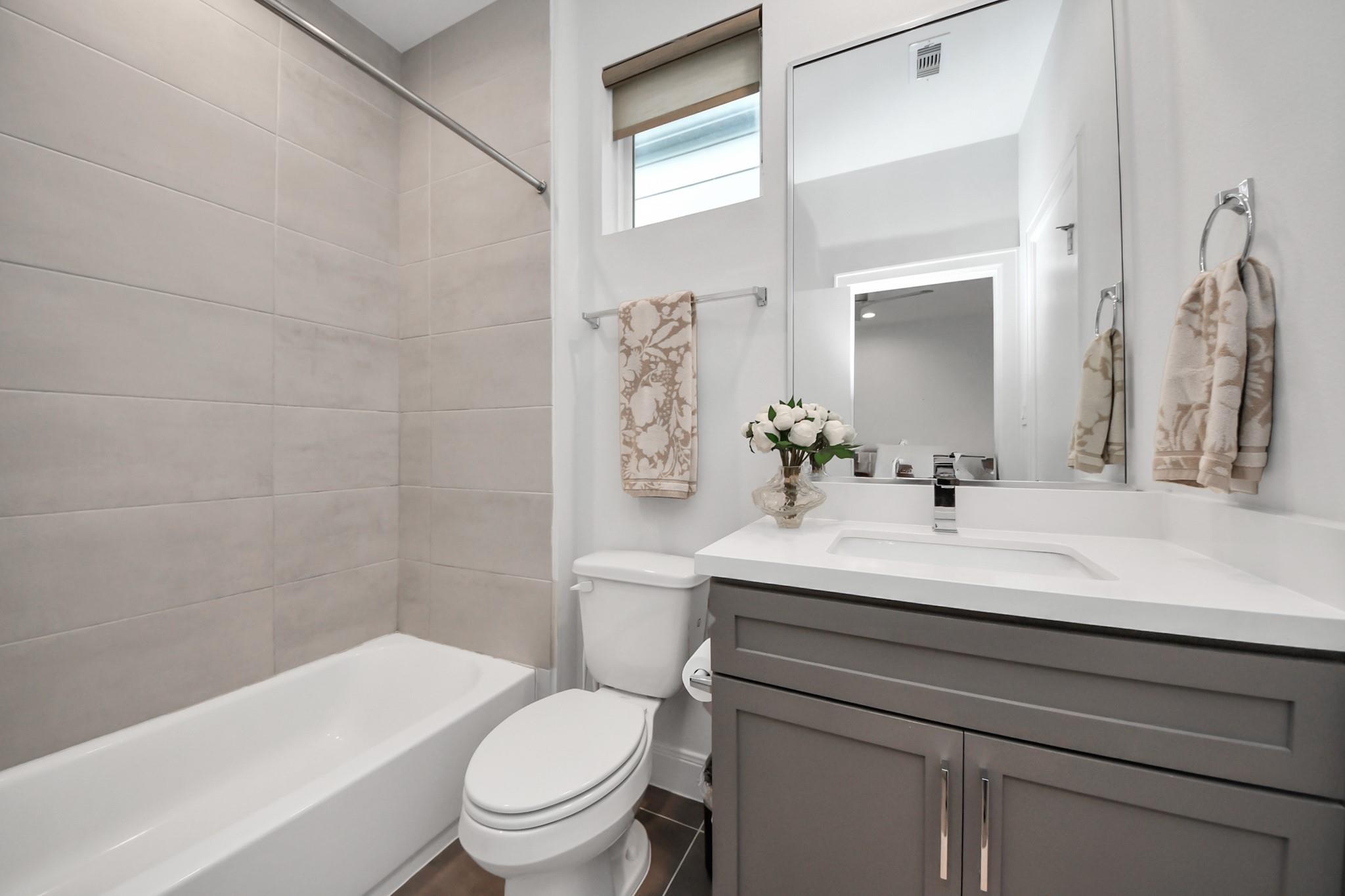 1721 Eado Point Lane