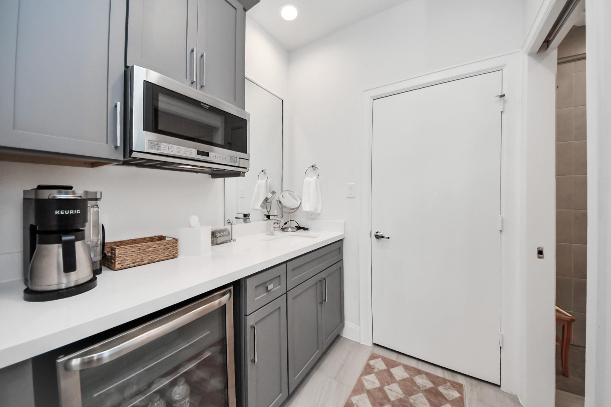 1721 Eado Point Lane