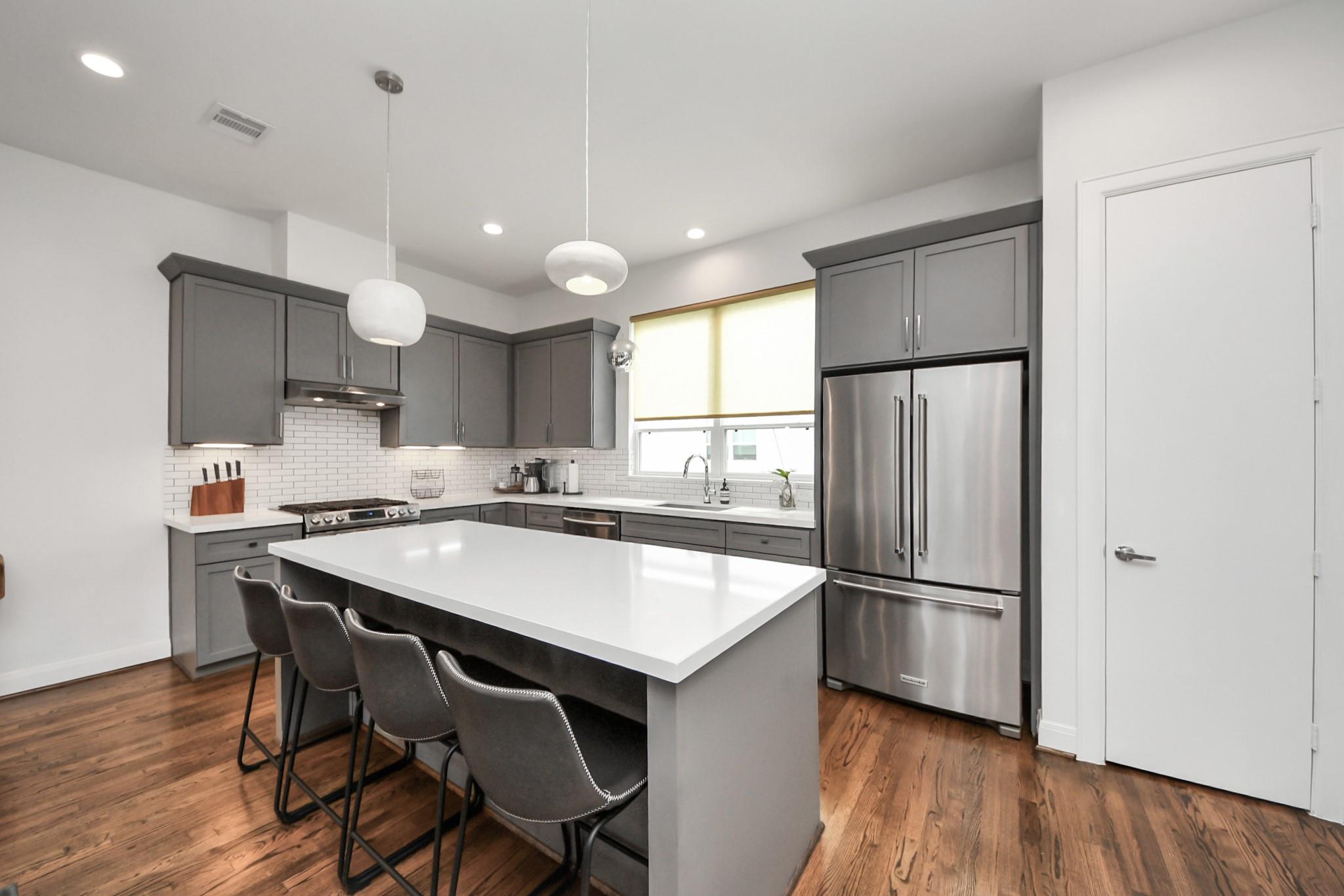 1721 Eado Point Lane