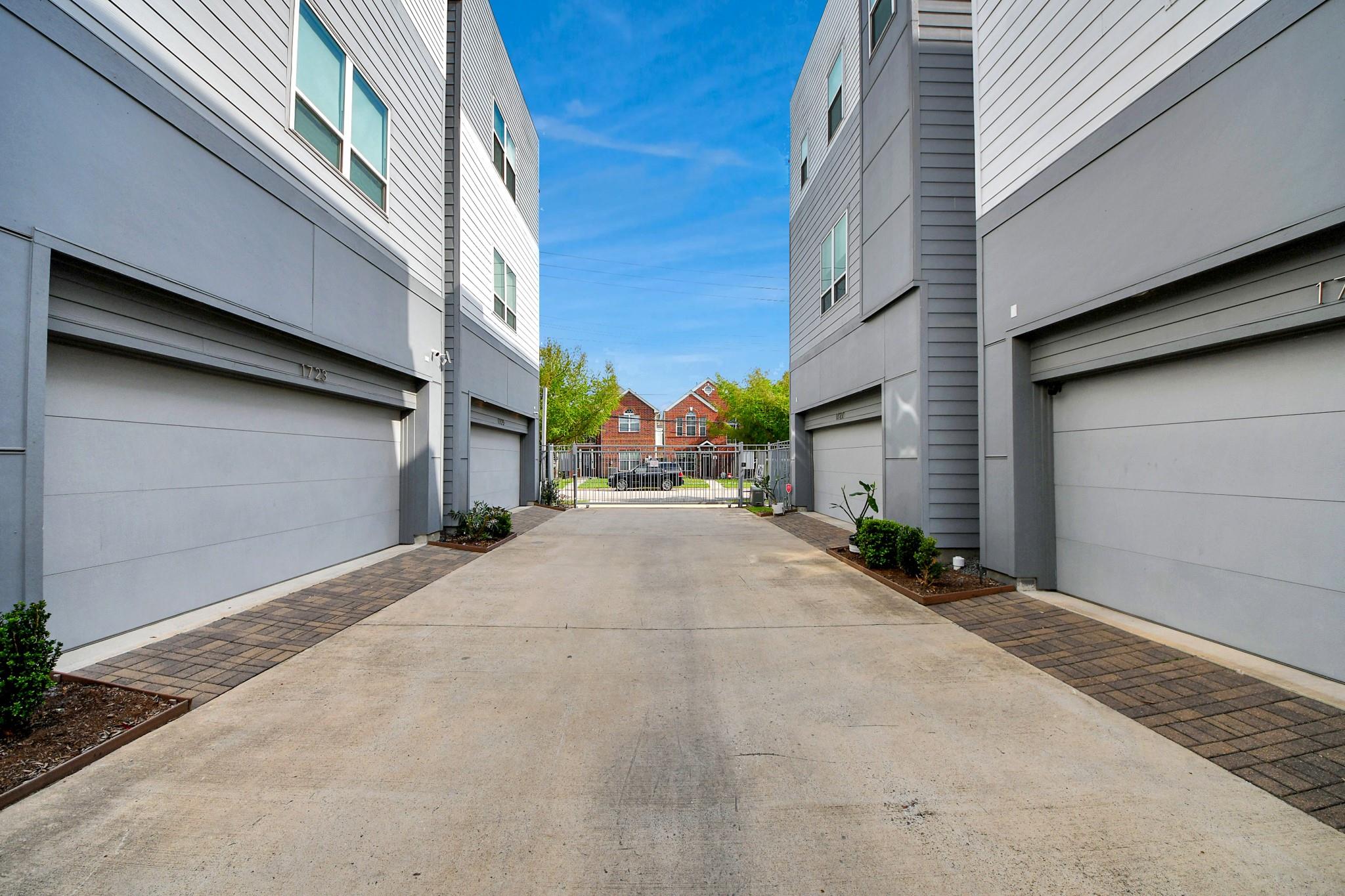 1721 Eado Point Lane