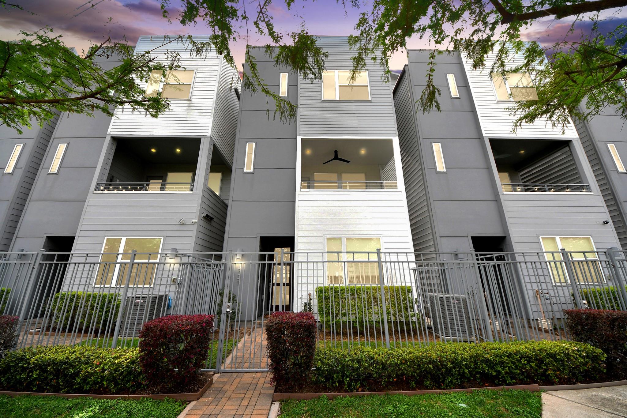 1721 Eado Point Lane