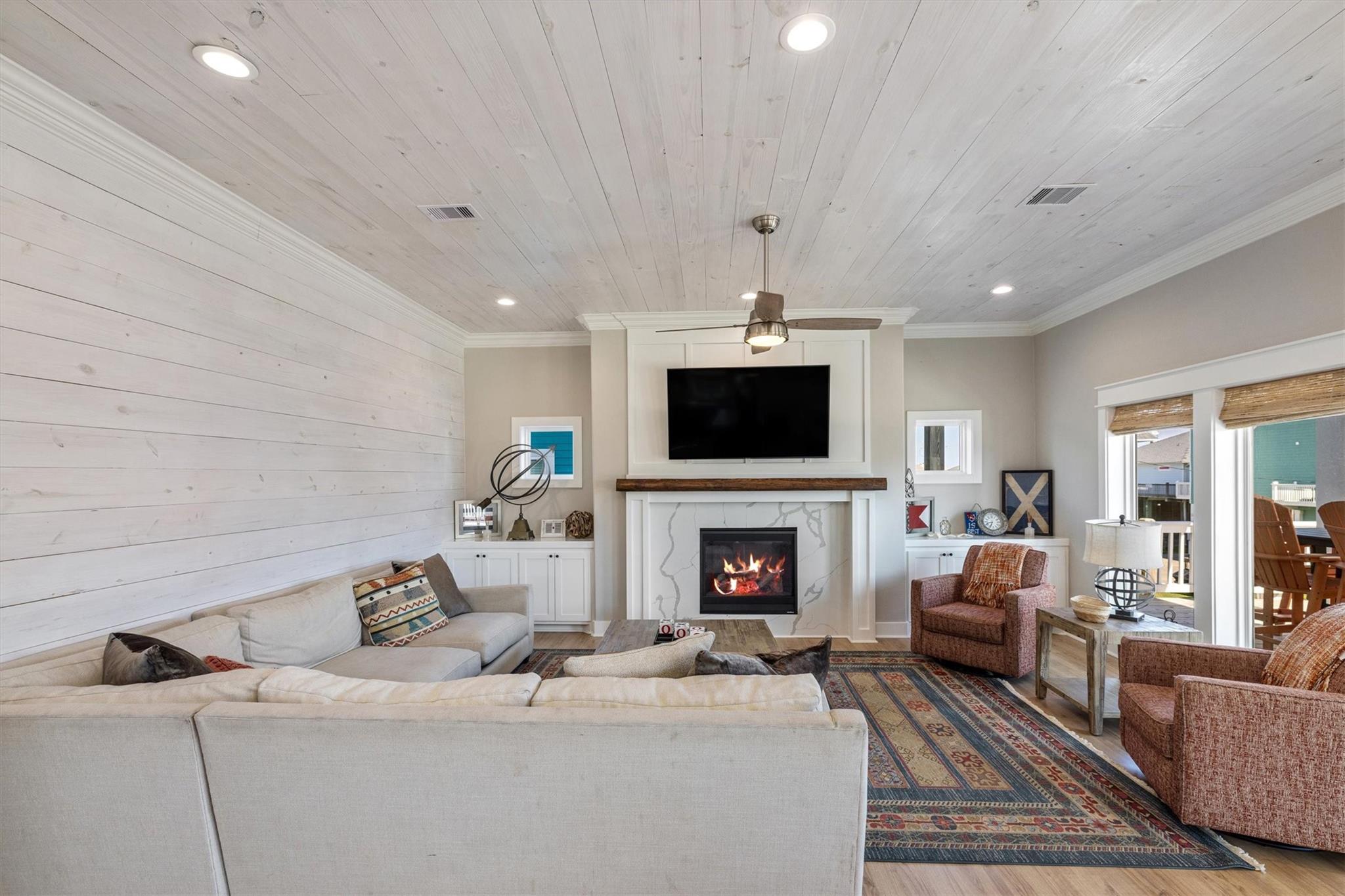 2629 Whitecap