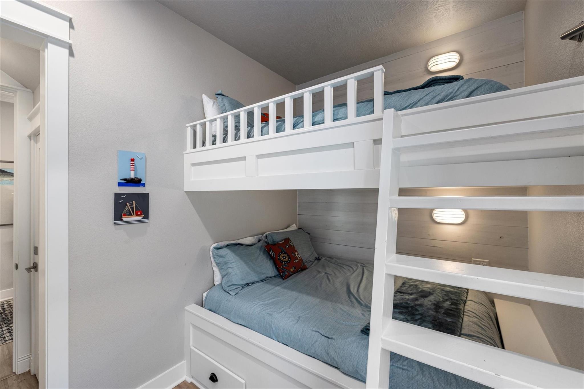 2629 Whitecap