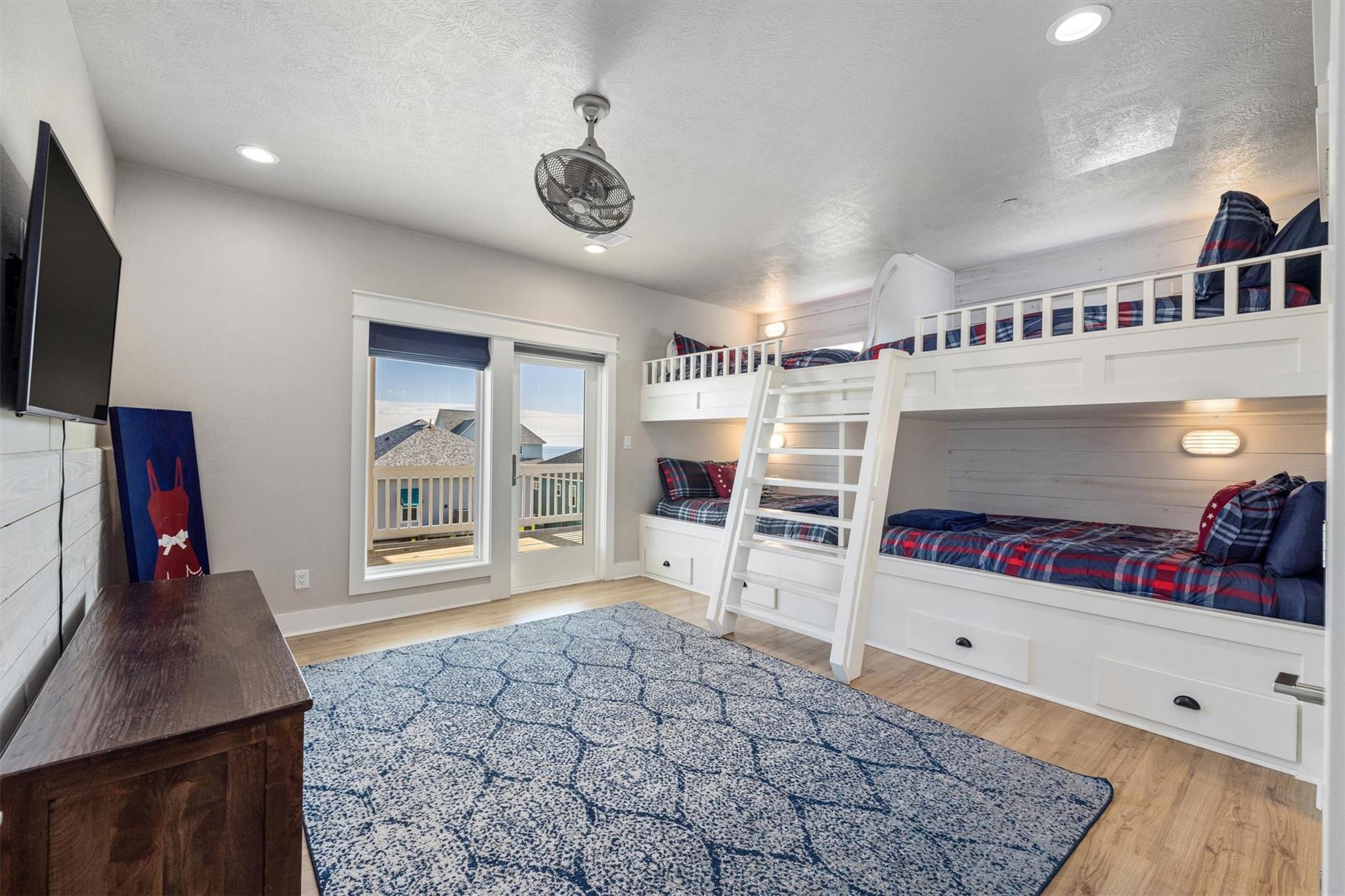 2629 Whitecap