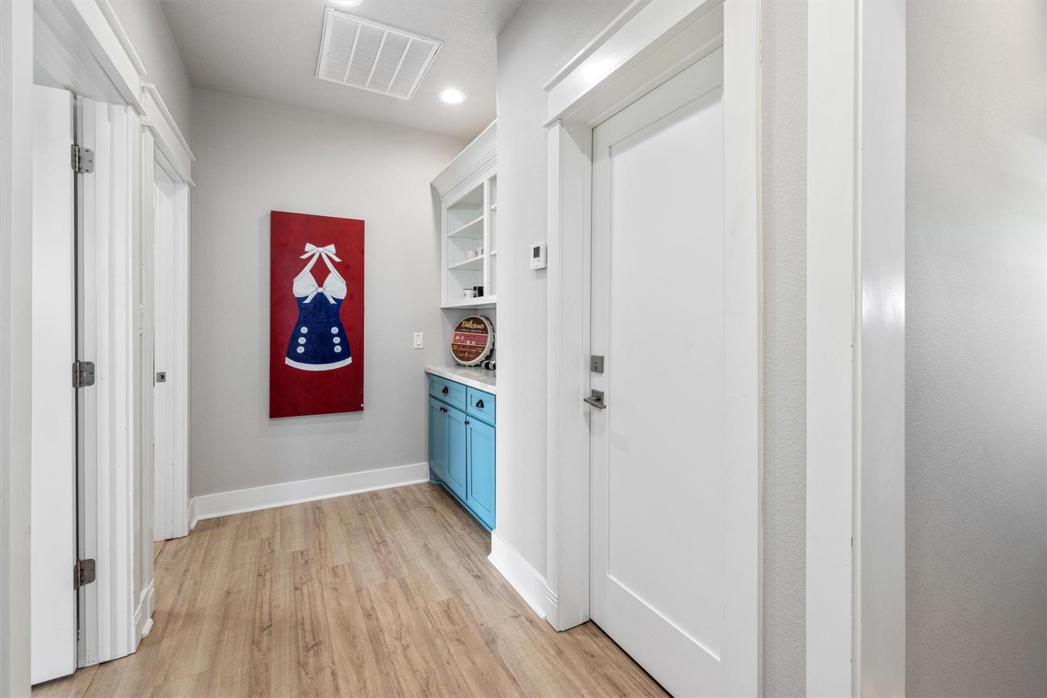 2629 Whitecap