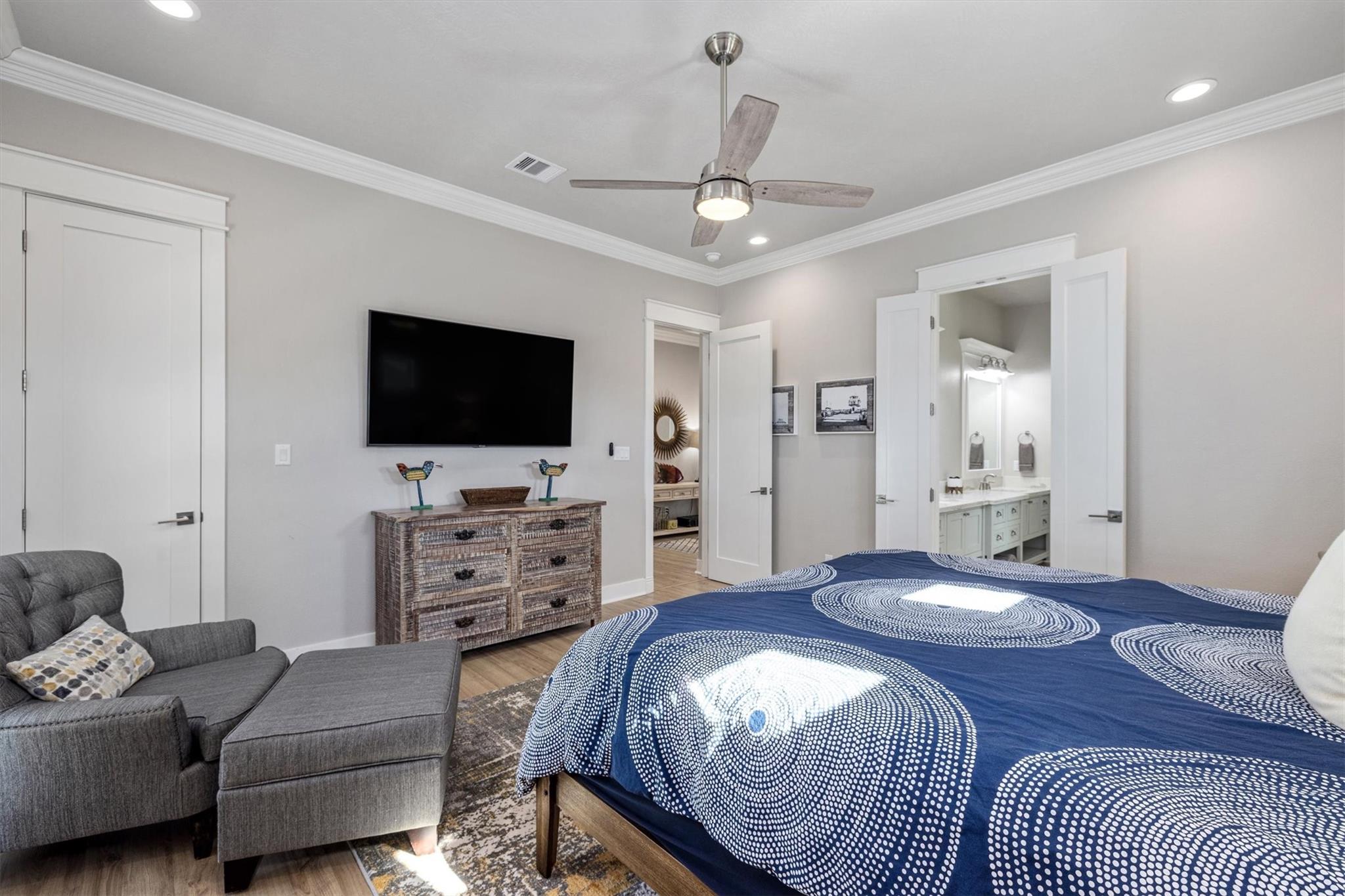 2629 Whitecap