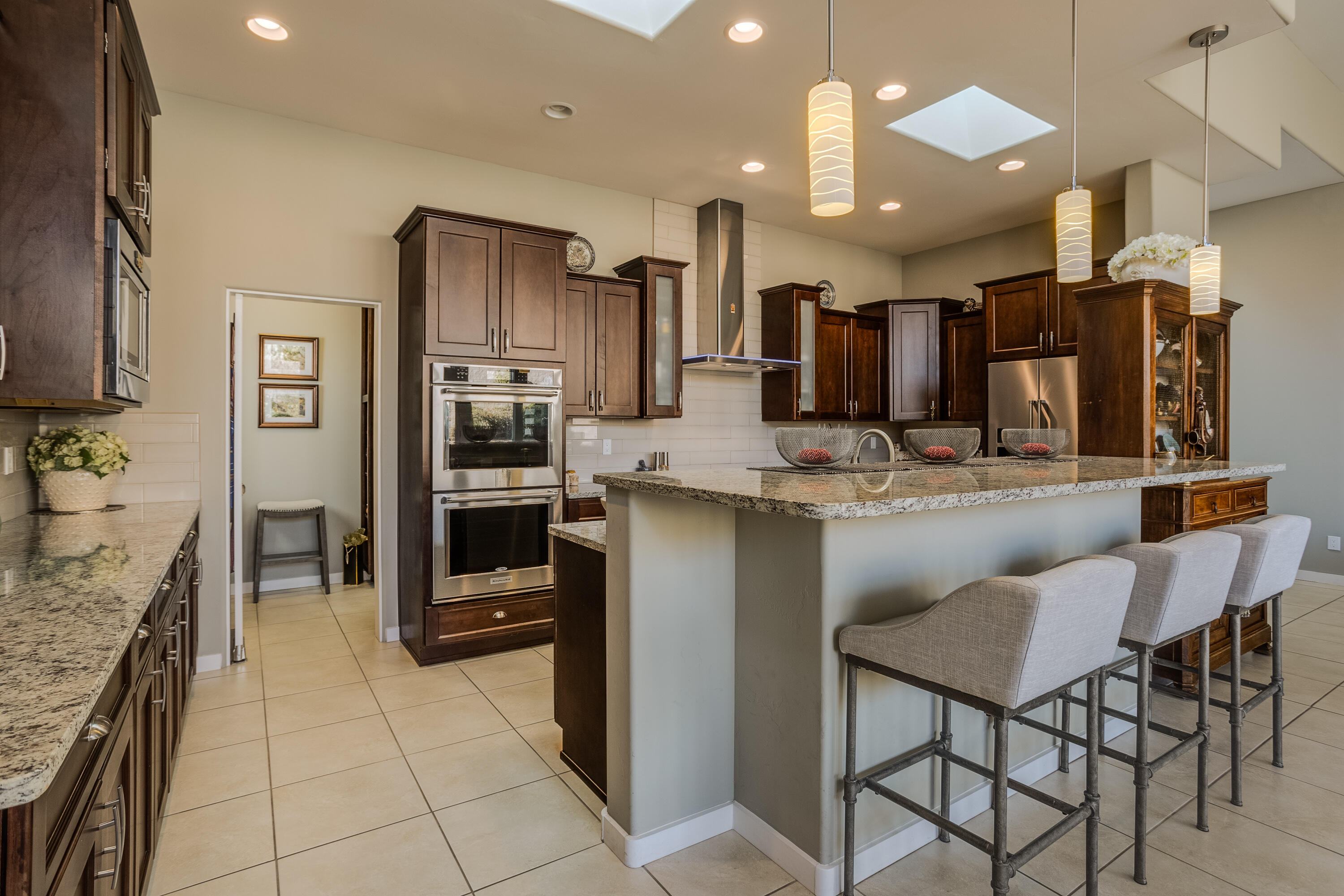 9516 RIDGE VISTA NE