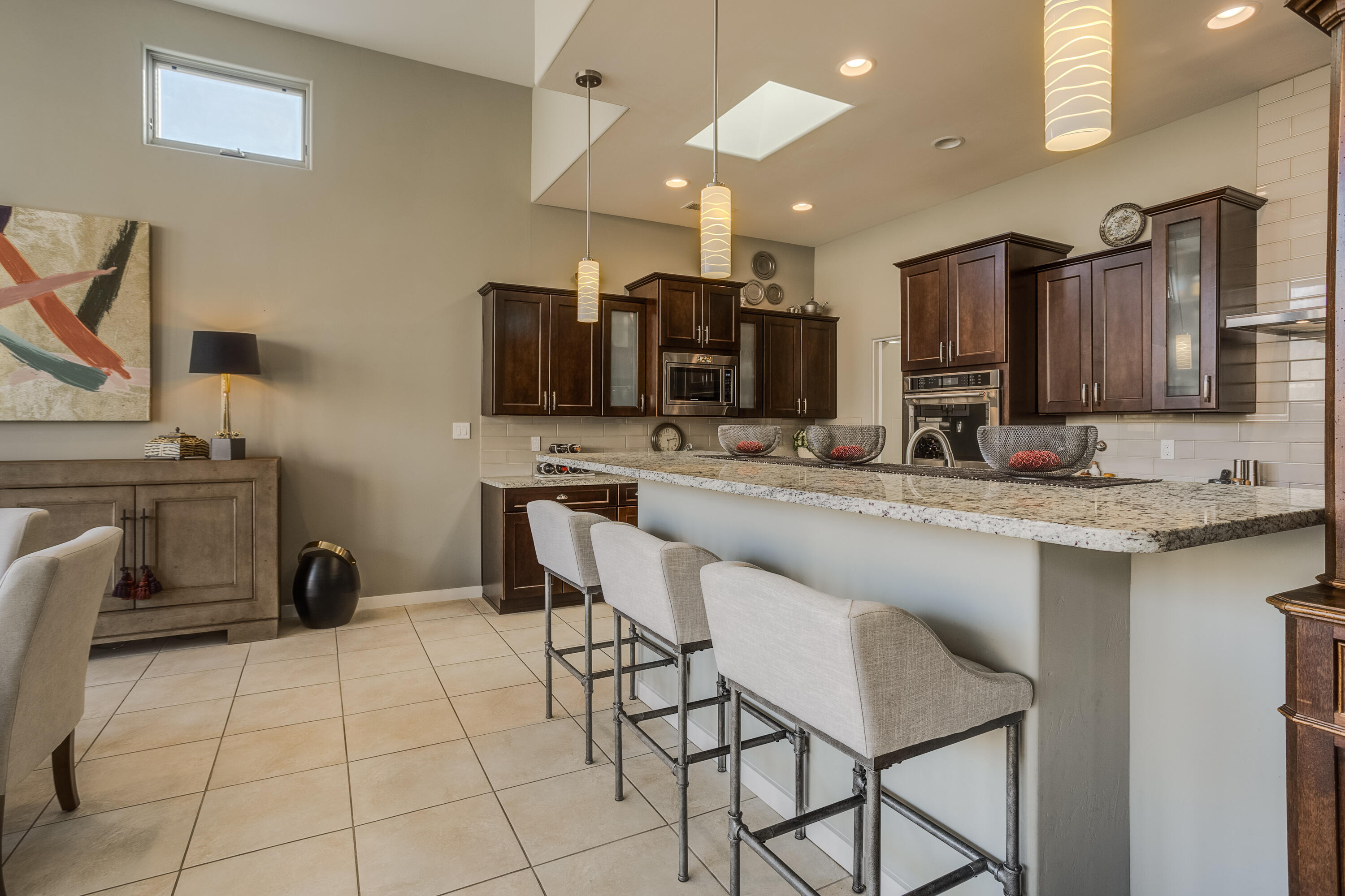 9516 RIDGE VISTA NE