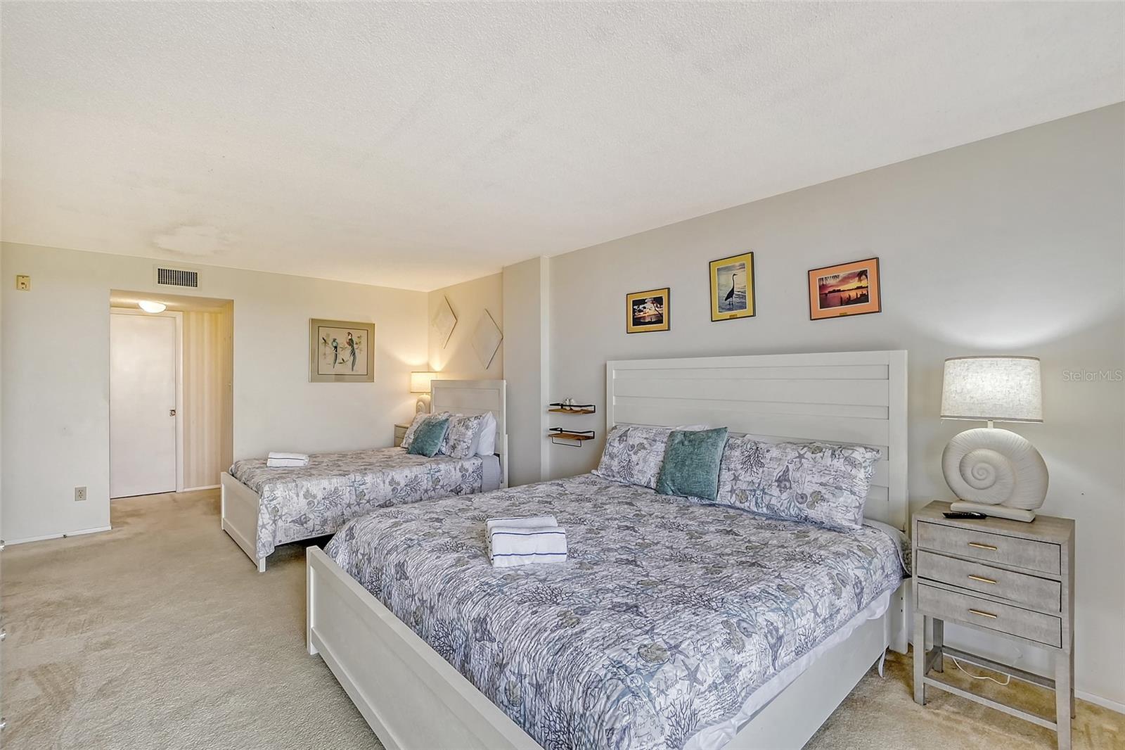 6415 MIDNIGHT PASS RD #307