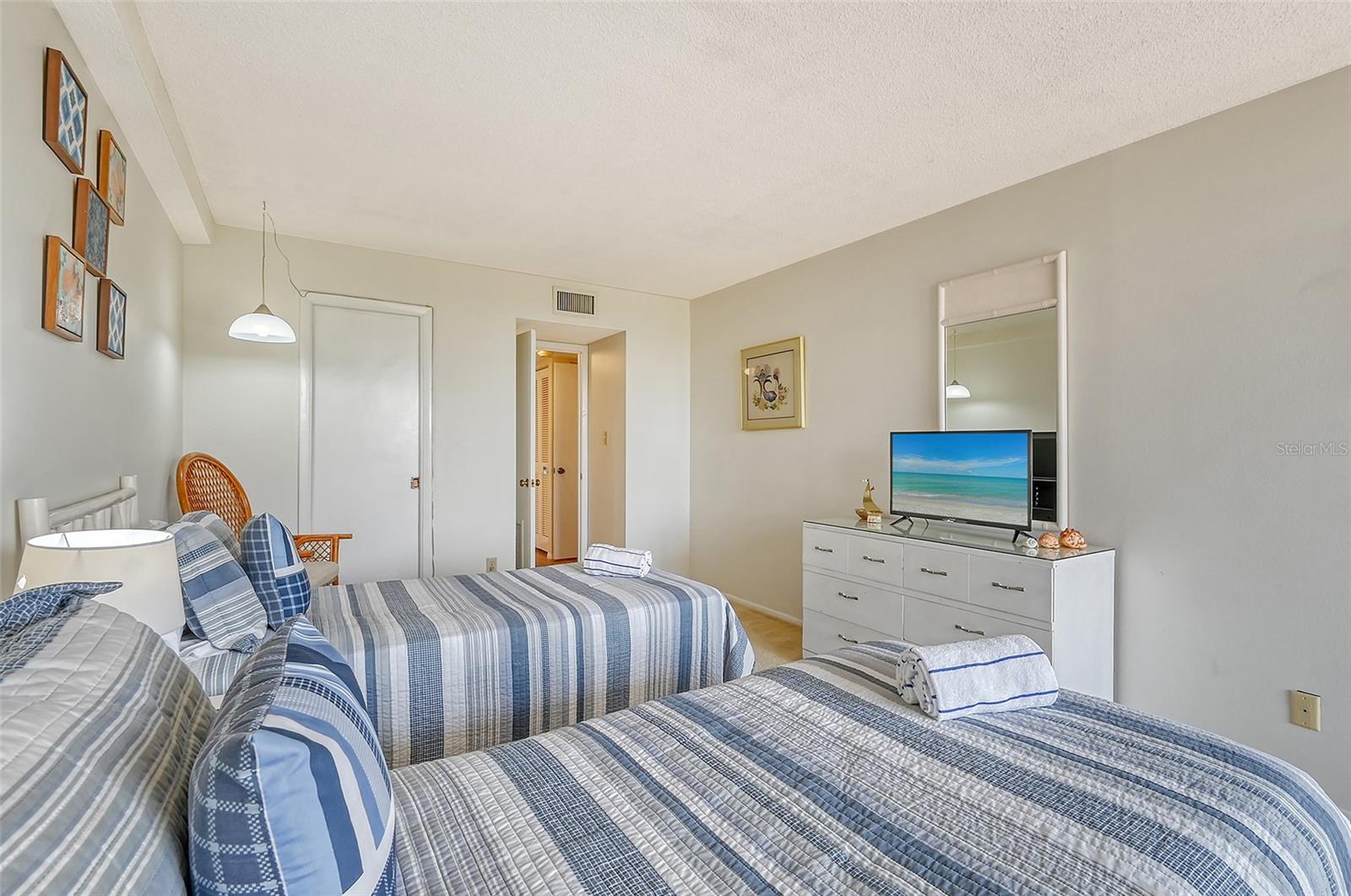 6415 MIDNIGHT PASS RD #307