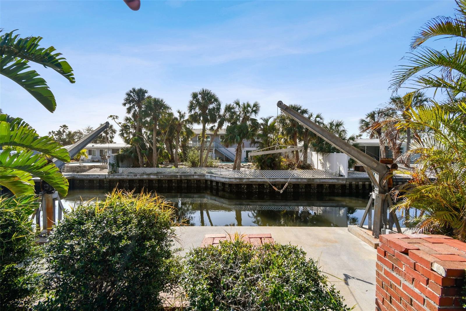 322 AVENIDA DE PARADISIO