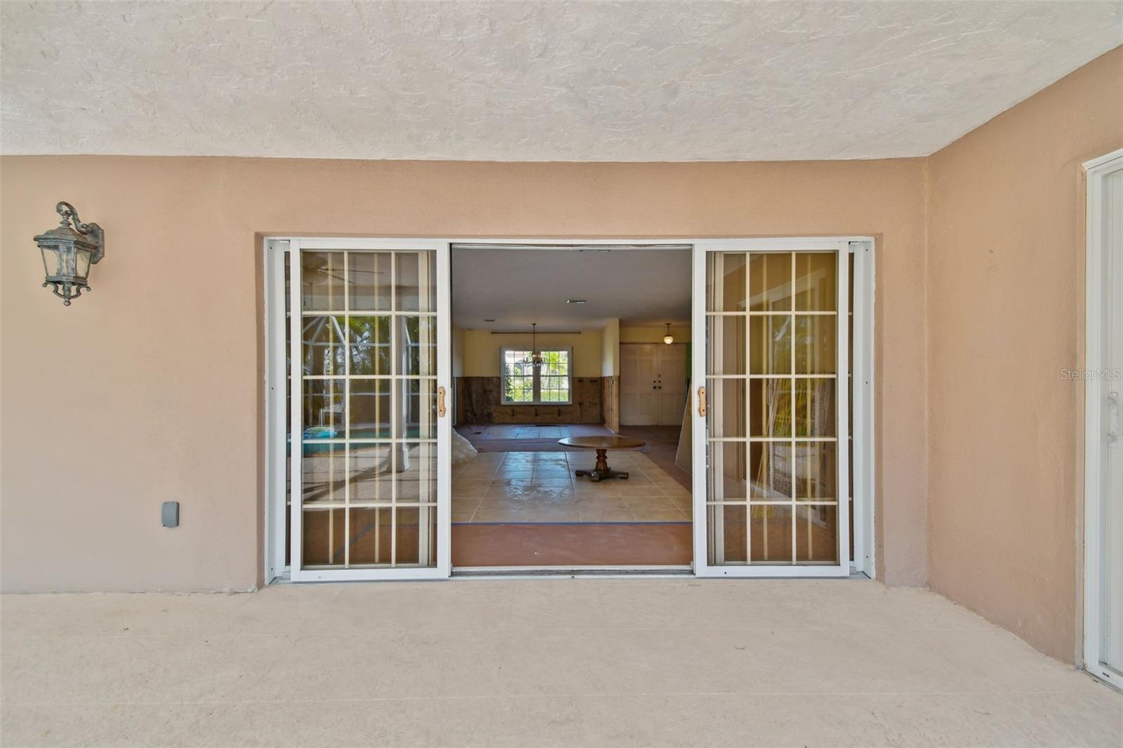 322 AVENIDA DE PARADISIO