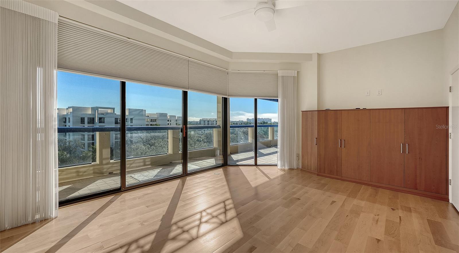 2110 HARBOURSIDE DR #558