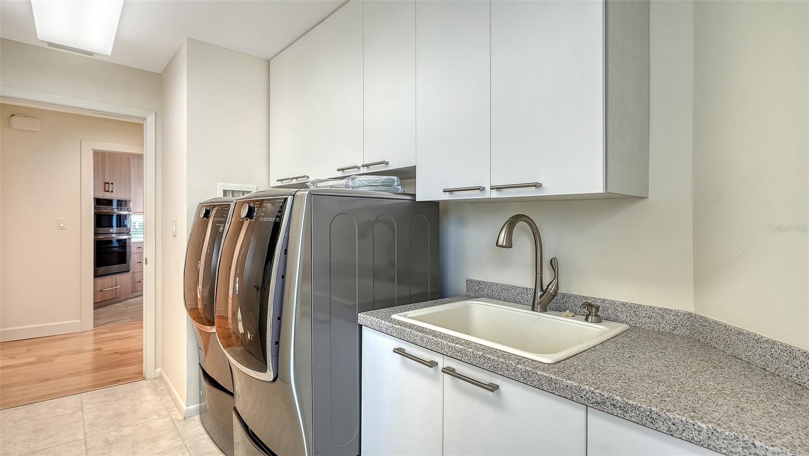 2110 HARBOURSIDE DR #558
