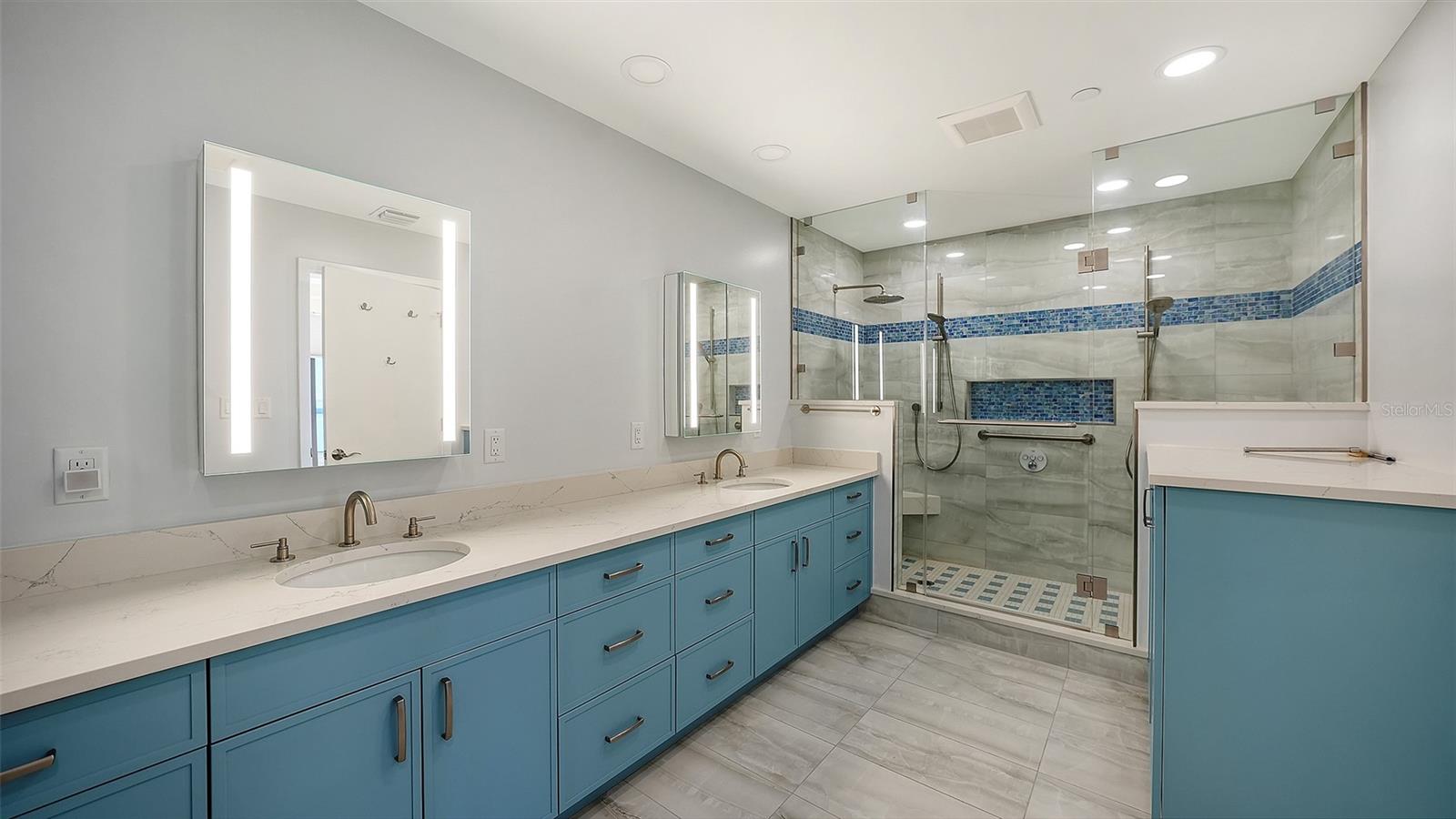 2110 HARBOURSIDE DR #558