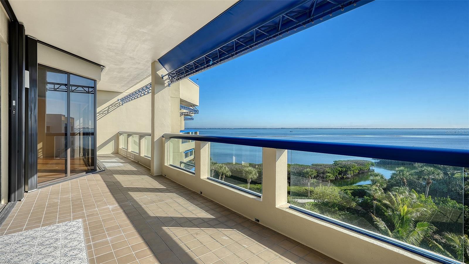 2110 HARBOURSIDE DR #558