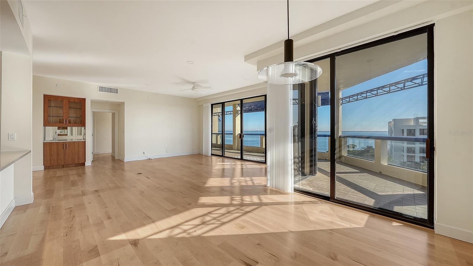 2110 HARBOURSIDE DR #558