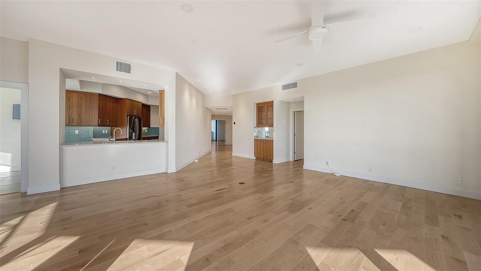 2110 HARBOURSIDE DR #558