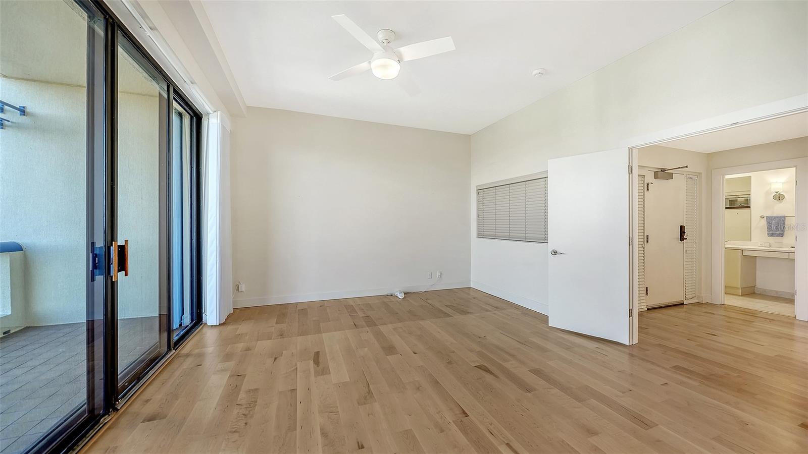 2110 HARBOURSIDE DR #558