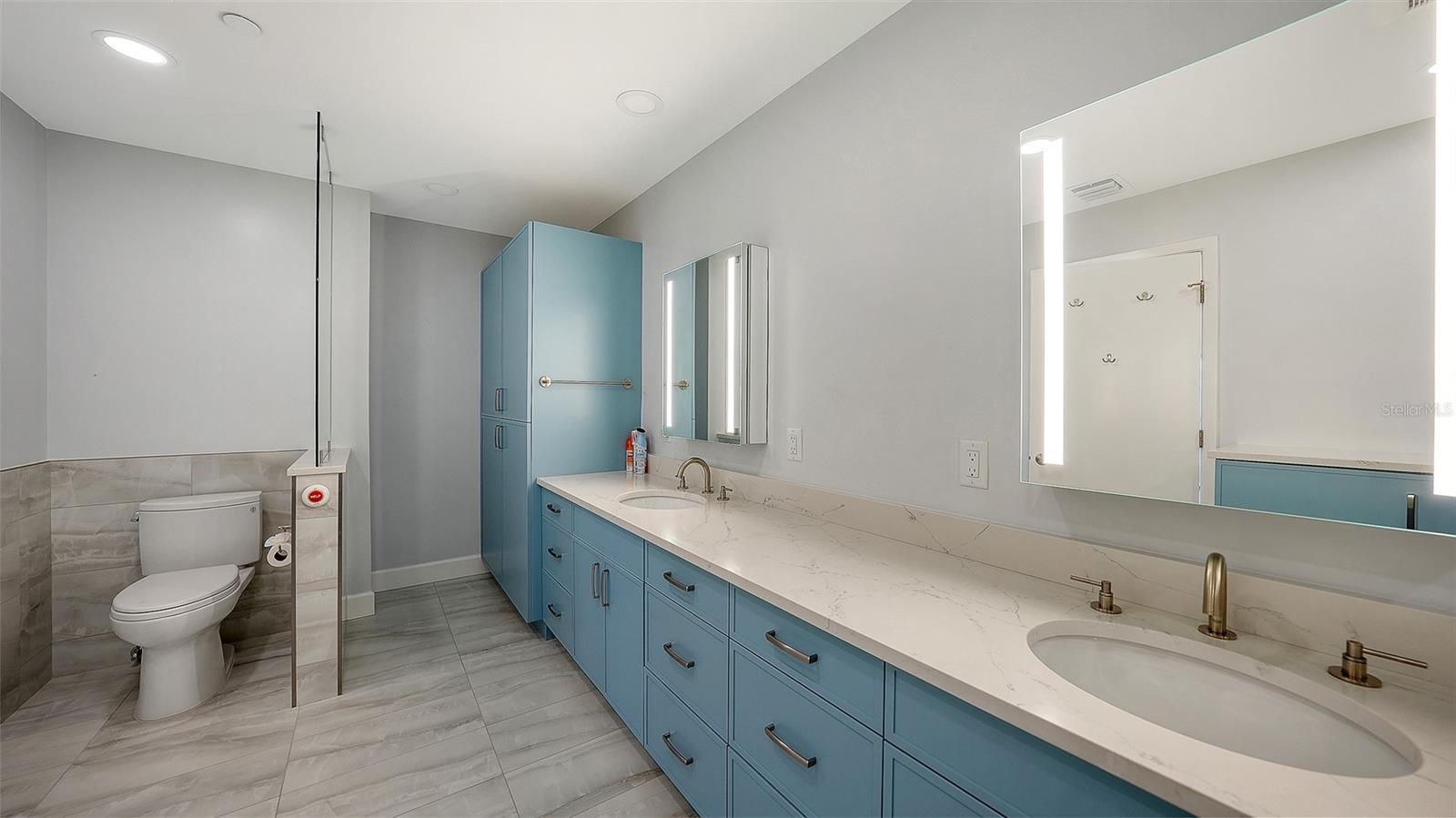 2110 HARBOURSIDE DR #558