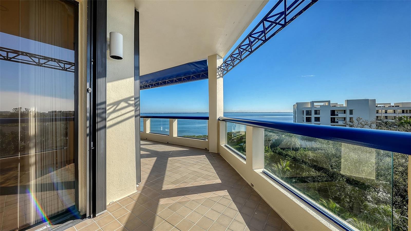 2110 HARBOURSIDE DR #558