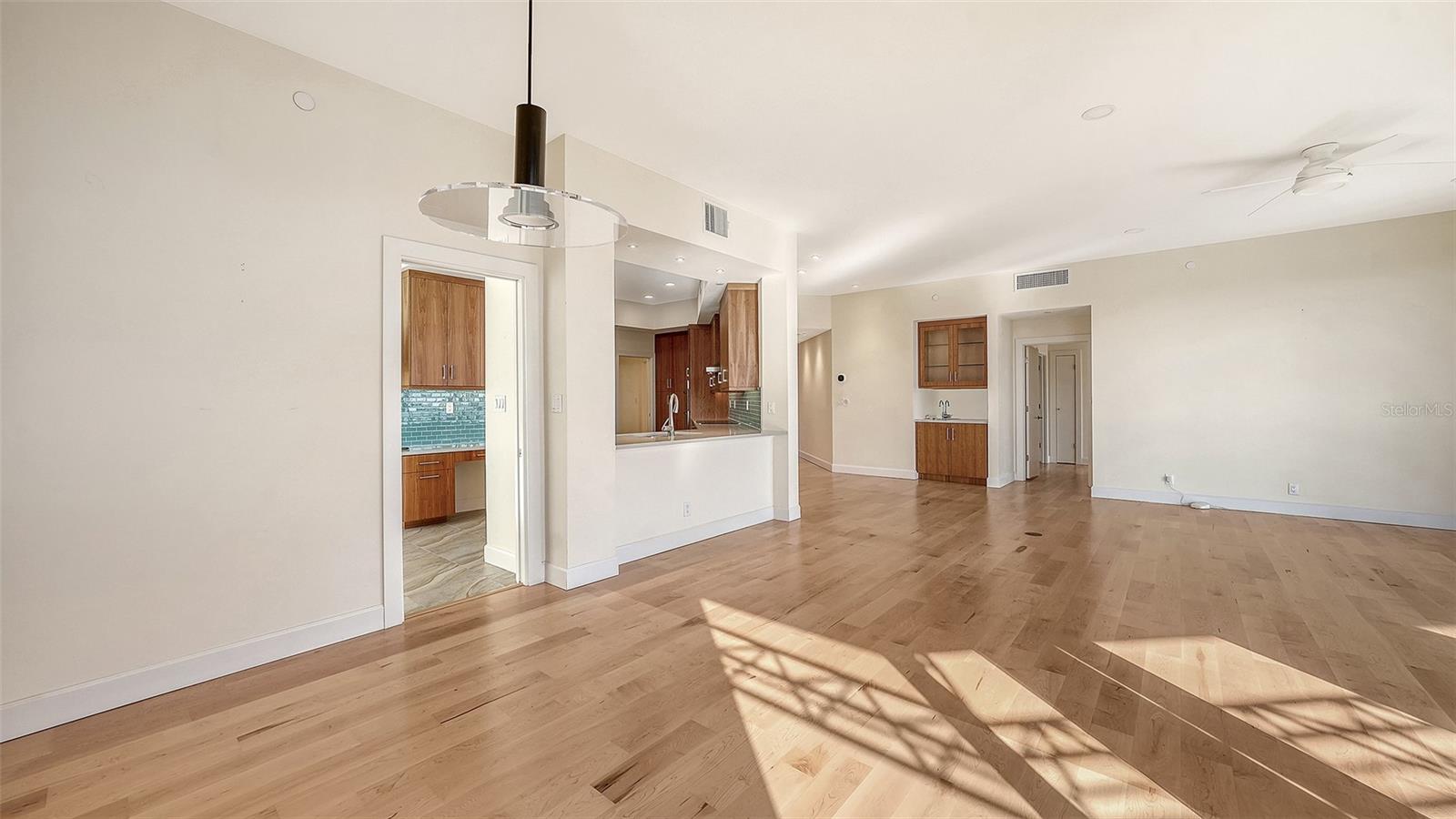 2110 HARBOURSIDE DR #558