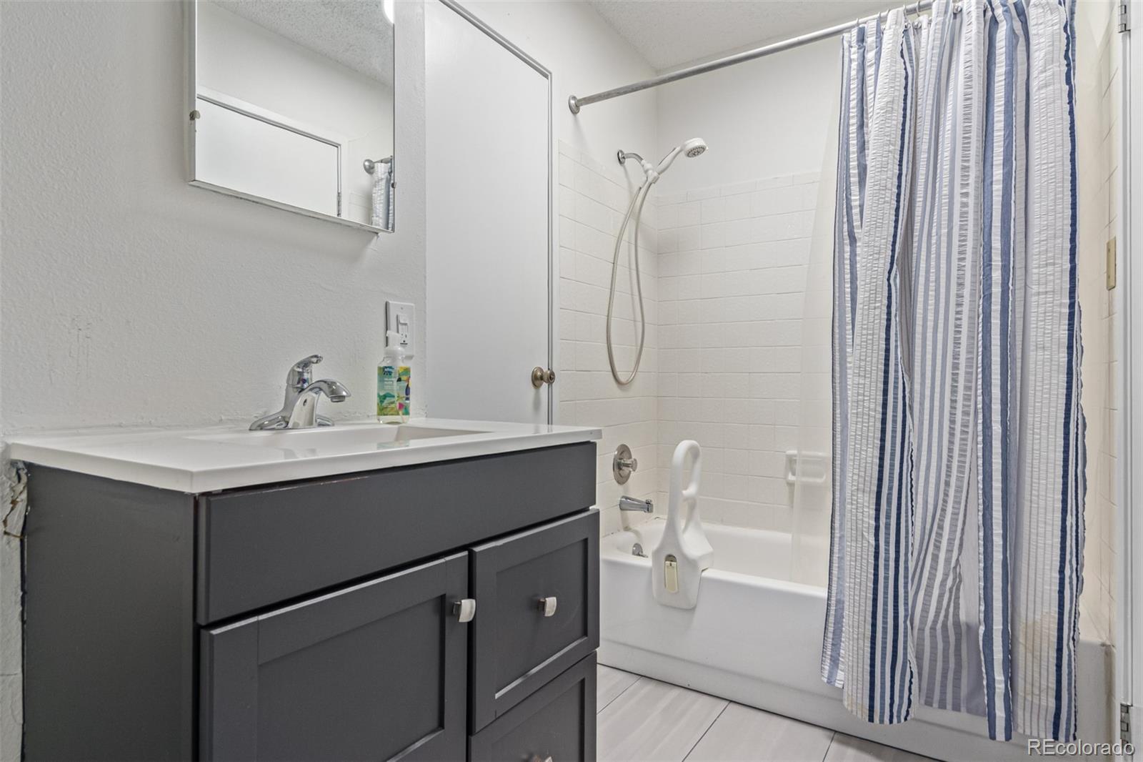 6455 E Bates Avenue Unit: 4-105