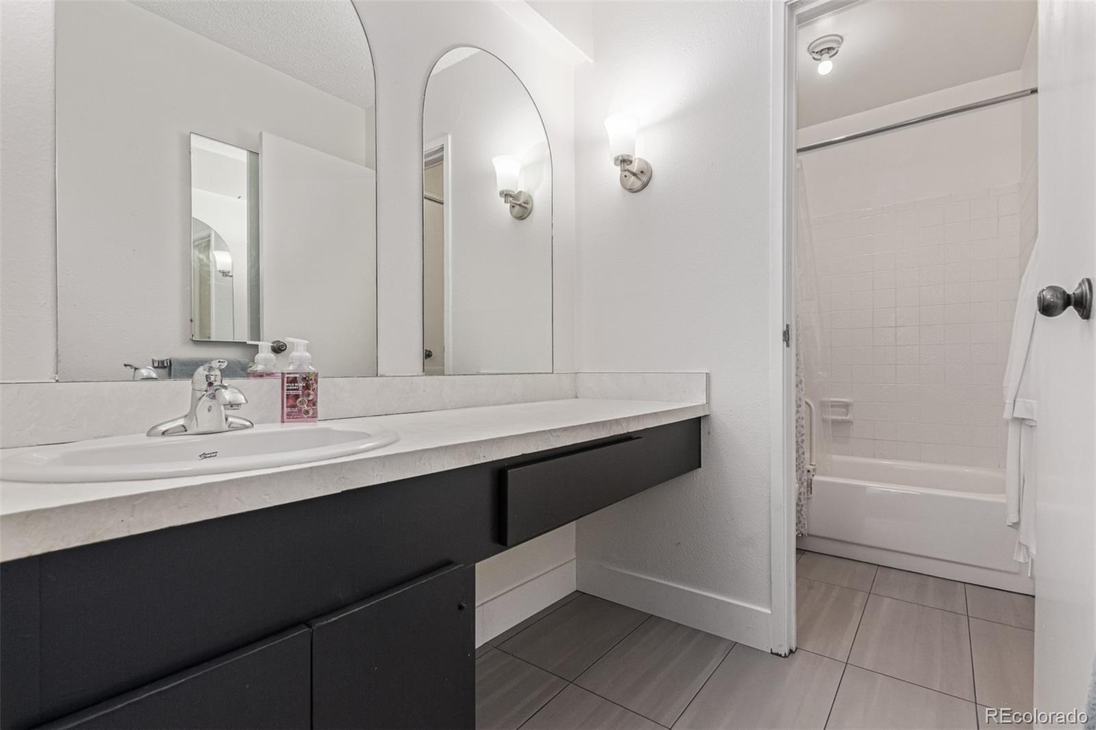 6455 E Bates Avenue Unit: 4-105