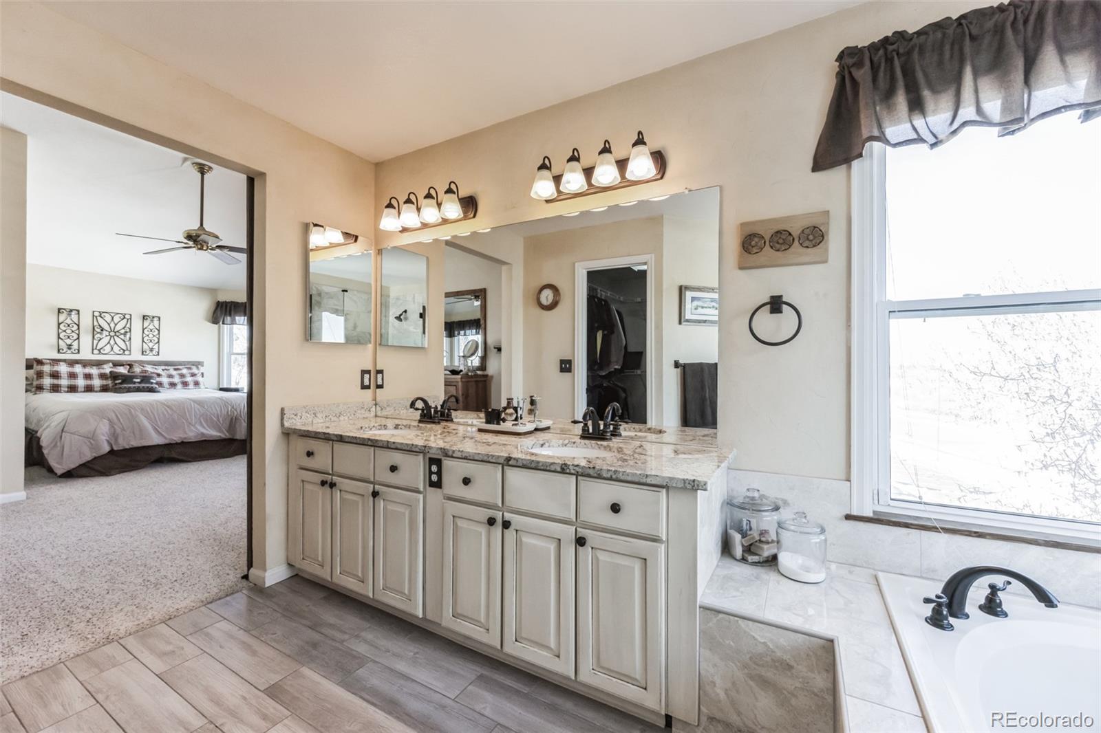 18816 E Saratoga Circle