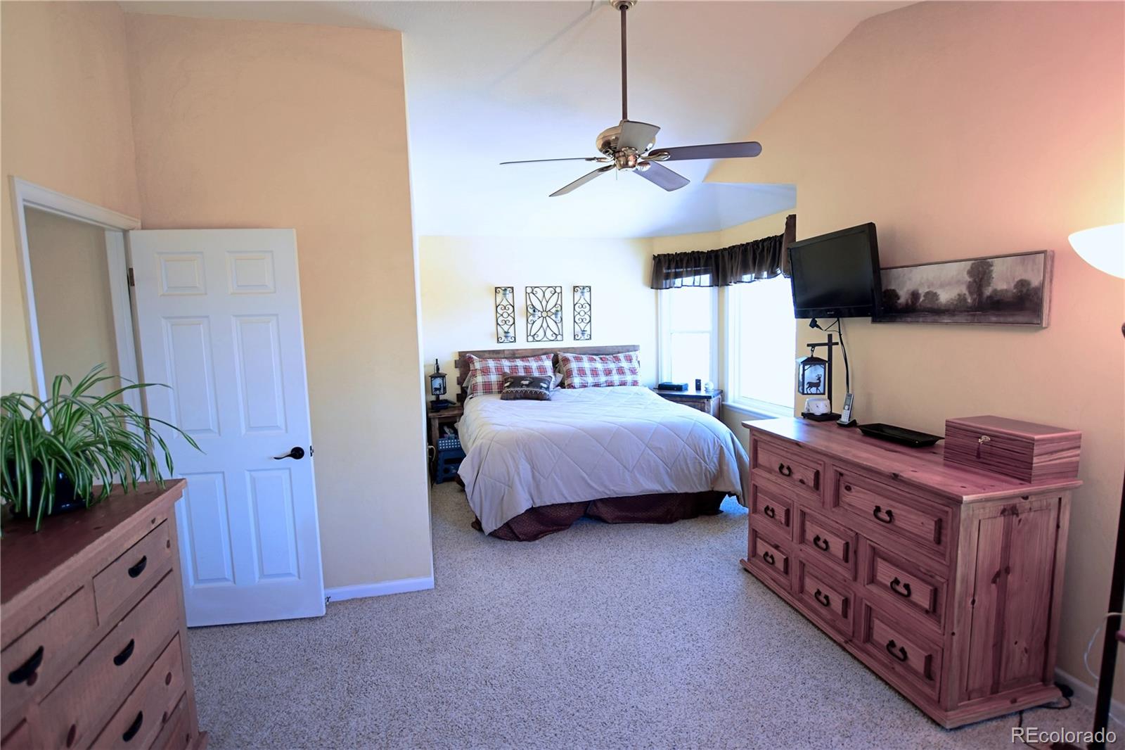 18816 E Saratoga Circle