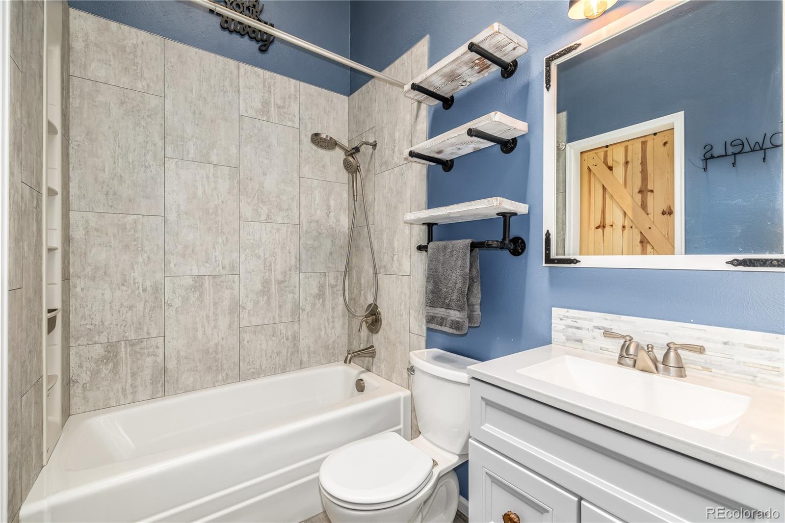 8808 W Plymouth Avenue