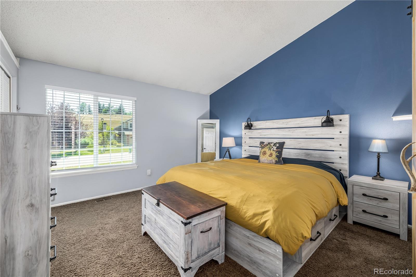 8808 W Plymouth Avenue