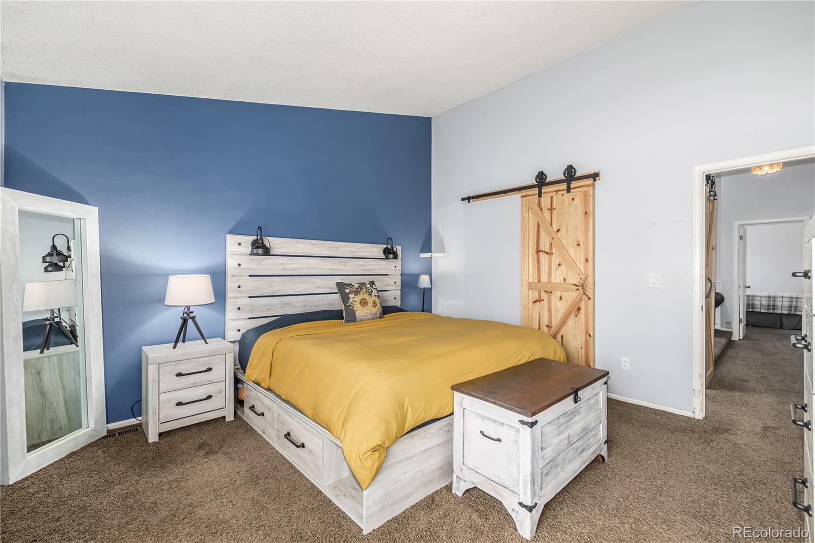 8808 W Plymouth Avenue