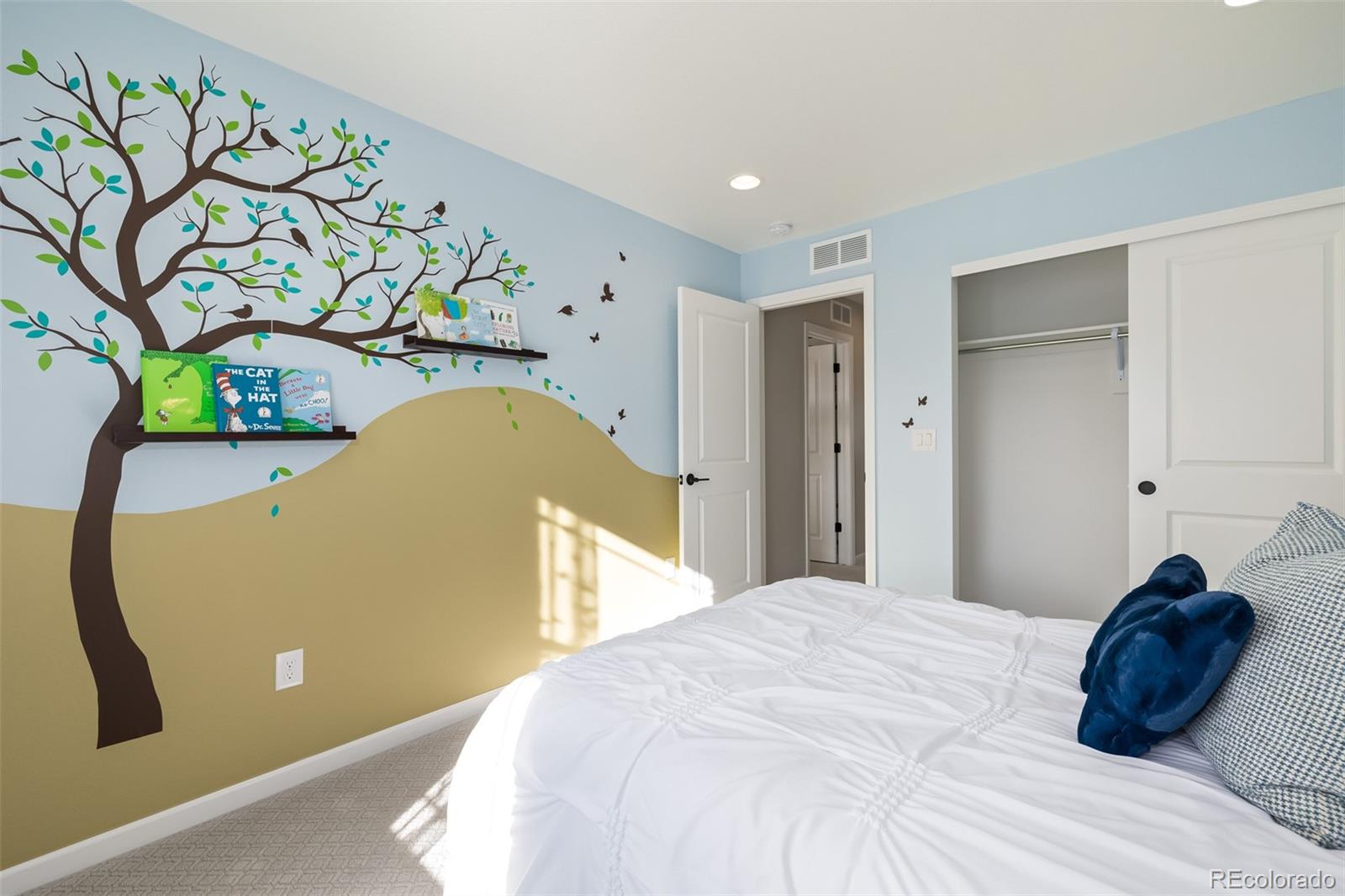 17193 Birds Foot Trail