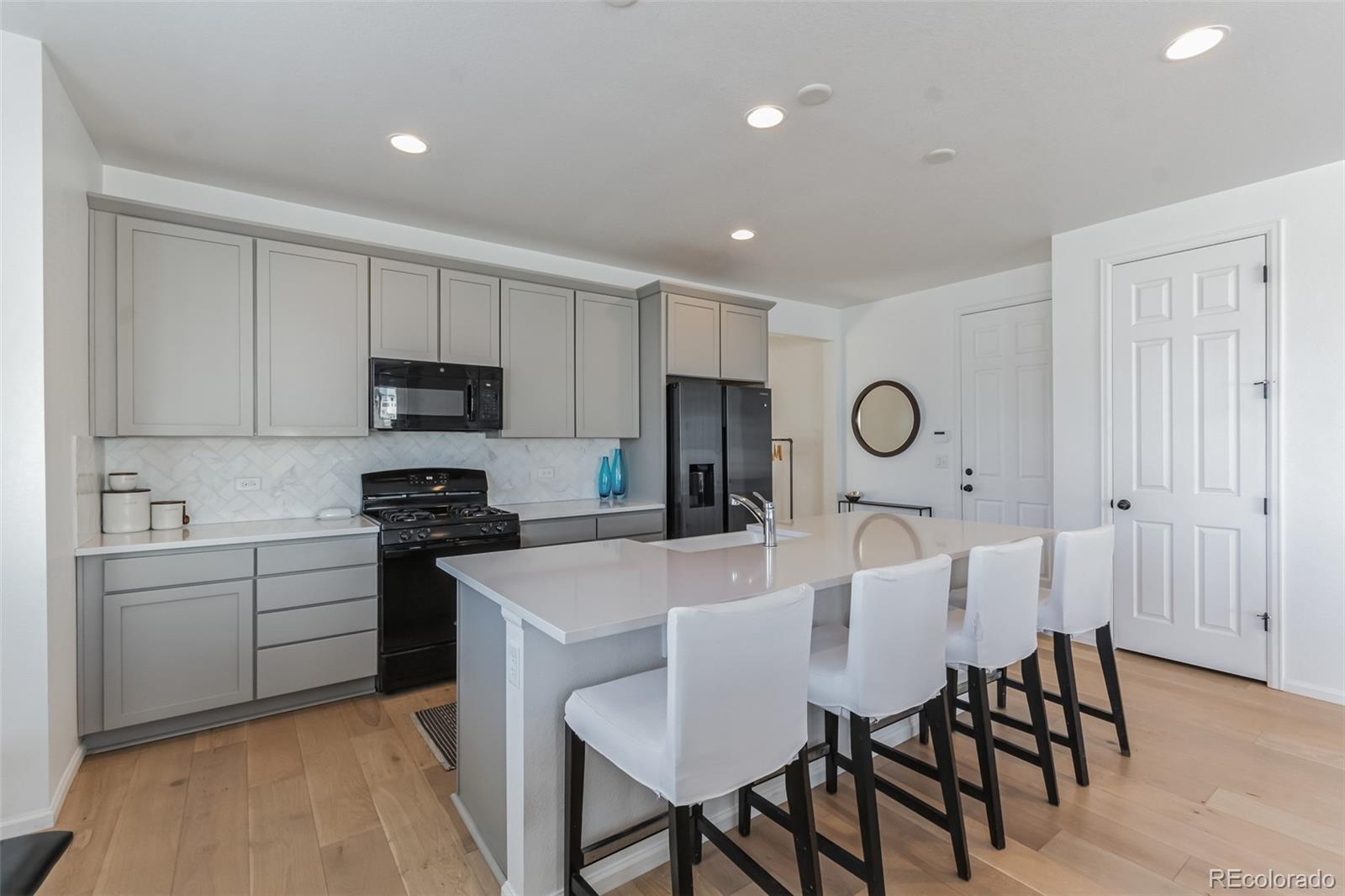 9175 Fraser River Street