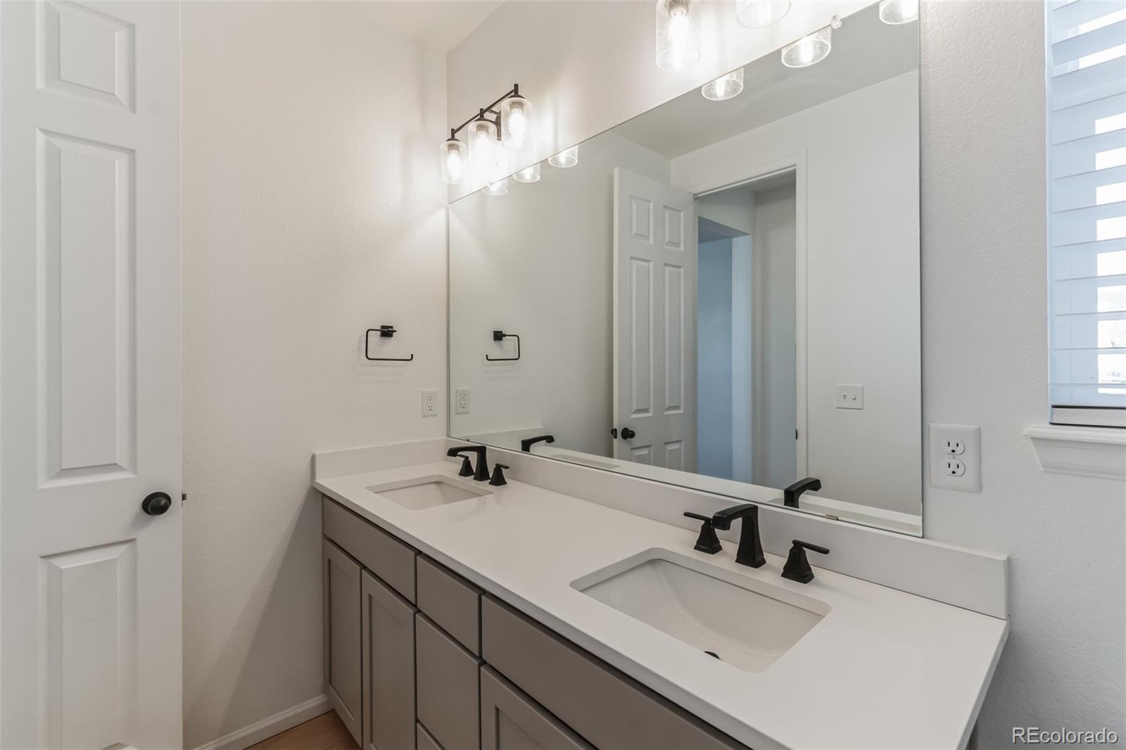 9175 Fraser River Street