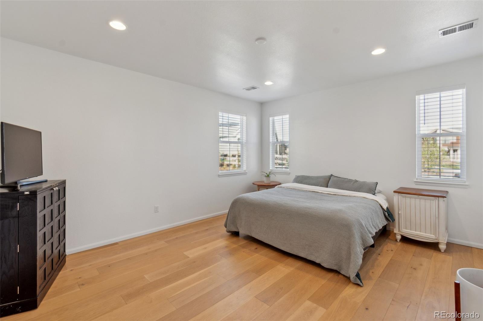 9175 Fraser River Street